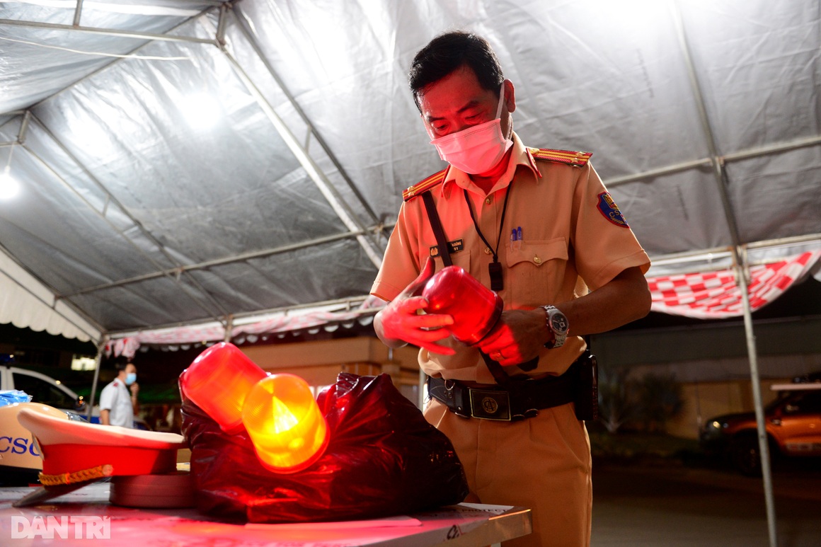 Kích hoạt chốt chặn cửa ngõ, kiểm soát chặt người ra vào TPHCM - 3 Kích hoạt chốt chặn cửa ngõ, kiểm soát chặt người ra vào TPHCM - 3