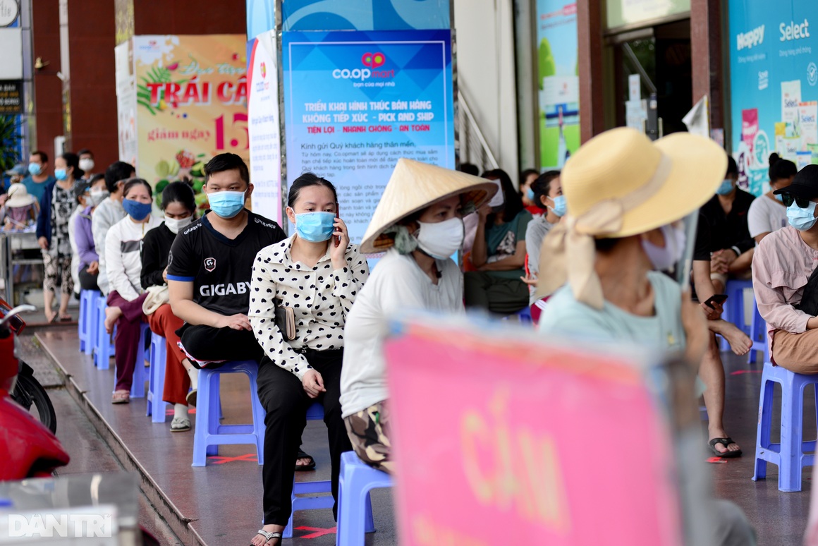 Siêu thị đầu tiên ở TPHCM phát phiếu đi chợ chẵn lẻ, dân mua hàng thế nào? - 7 Siêu thị đầu tiên ở TPHCM phát phiếu đi chợ chẵn lẻ, dân mua hàng thế nào? - 7
