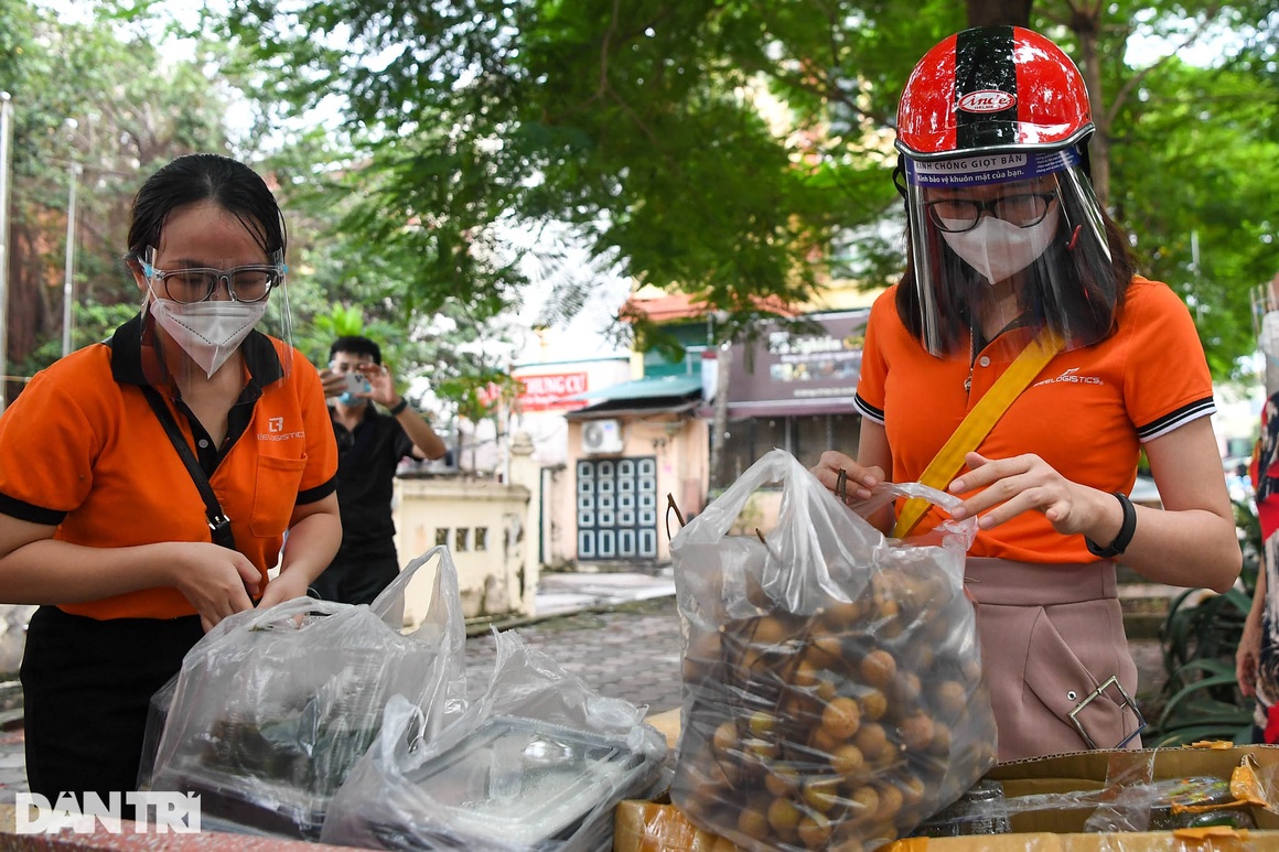 Hà Nội: Trao tặng 50.000 suất cơm nghĩa tình tới người dân gặp khó khăn - 2