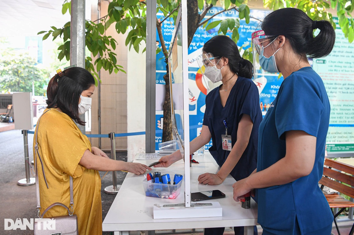Quy trình tiêm vắc xin ngừa Covid-19 cho hơn 1.000 thai phụ ở Hà Nội - 3