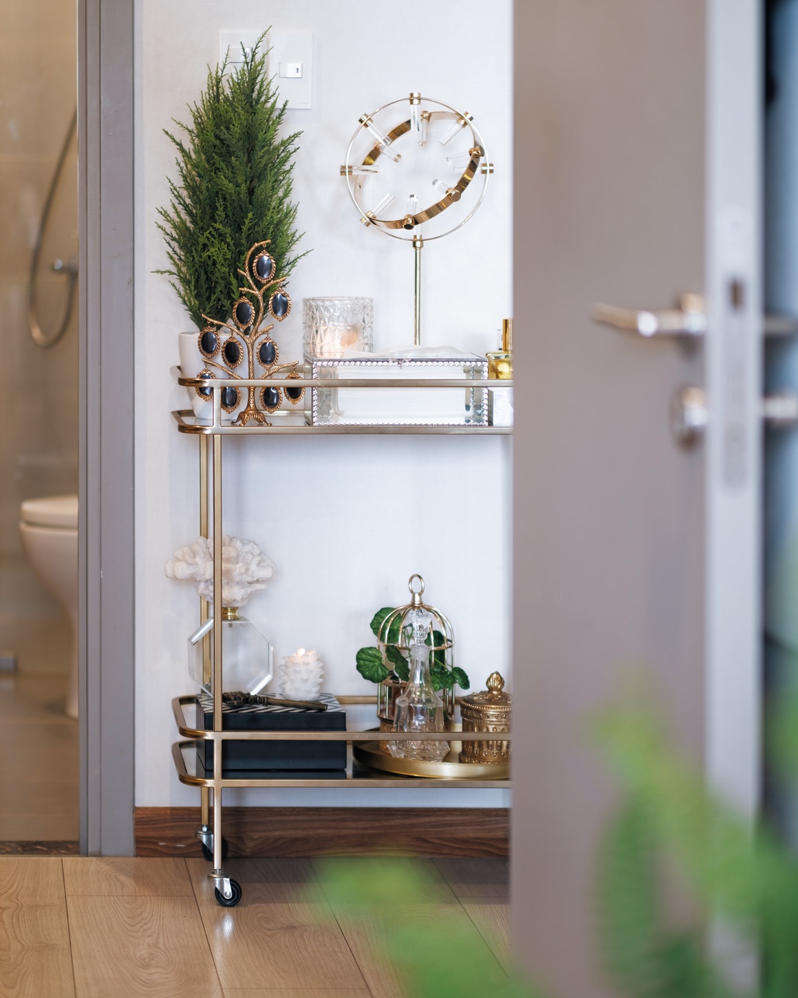 Độc, lạ với căn hộ thiết kế theo phong cách Mid-century Modern - 13 Độc, lạ với căn hộ thiết kế theo phong cách Mid-century Modern - 13