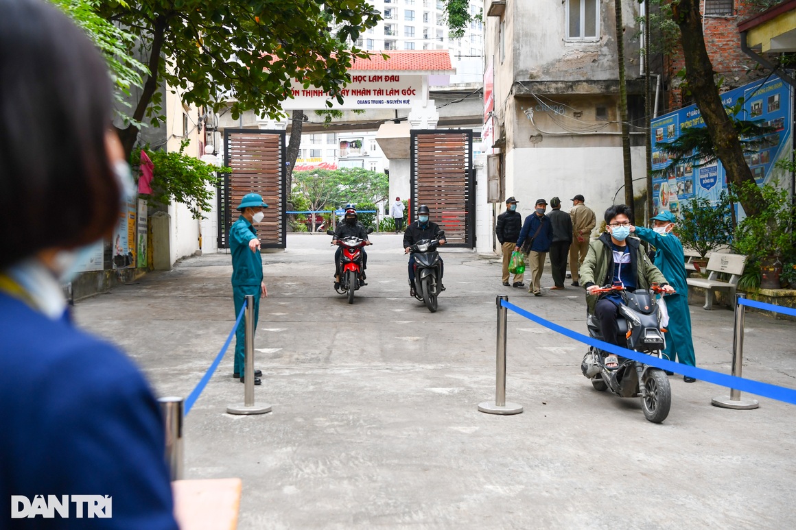 Hà Nội tiêm vaccine Covid-19 cho trẻ từ 15-17 tuổi, ưu tiên học sinh lớp 12 - 2 Hà Nội tiêm vaccine Covid-19 cho trẻ từ 15-17 tuổi, ưu tiên học sinh lớp 12 - 2