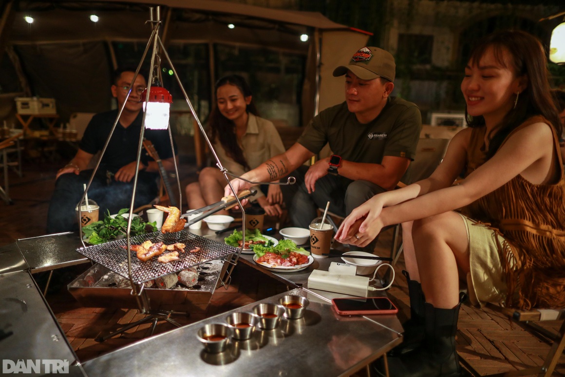 Cà phê cắm trại giữa lòng Sài Gòn, một trải nghiệm cực mới - 8