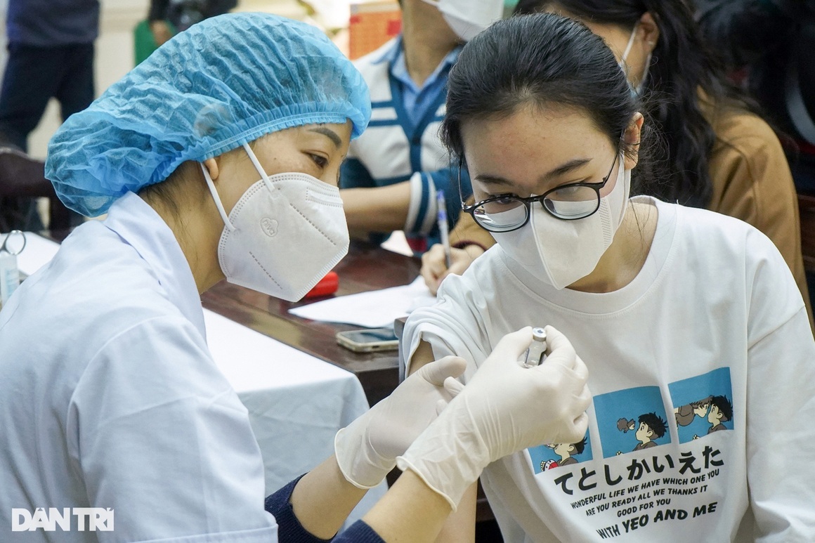 Hà Nội đồng loạt tiêm vaccine ngừa Covid-19 cho trẻ trong nhóm 14 tuổi - 11 Hà Nội đồng loạt tiêm vaccine ngừa Covid-19 cho trẻ trong nhóm 14 tuổi - 11