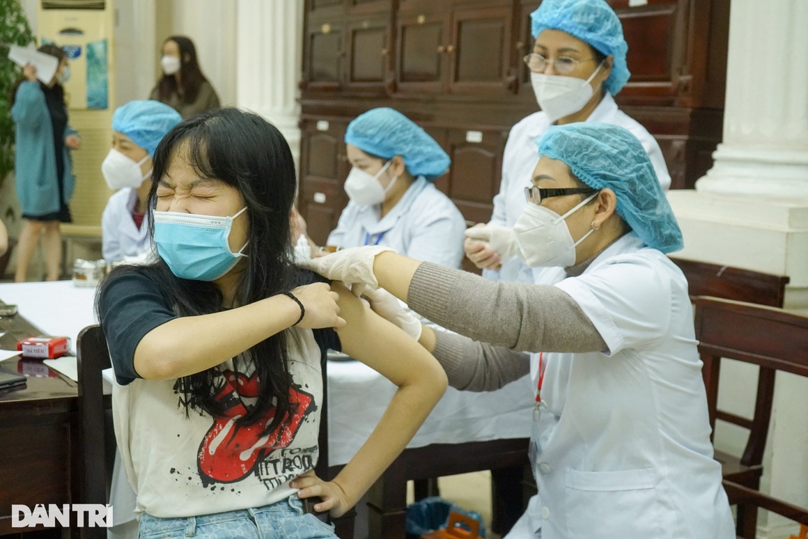 Hà Nội đồng loạt tiêm vaccine ngừa Covid-19 cho trẻ trong nhóm 14 tuổi - 16 Hà Nội đồng loạt tiêm vaccine ngừa Covid-19 cho trẻ trong nhóm 14 tuổi - 16