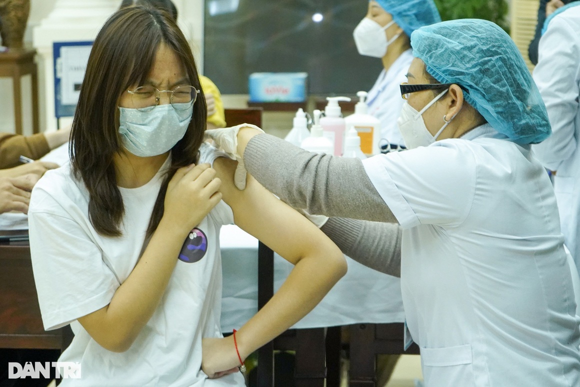 Hà Nội đồng loạt tiêm vaccine ngừa Covid-19 cho trẻ trong nhóm 14 tuổi - 17 Hà Nội đồng loạt tiêm vaccine ngừa Covid-19 cho trẻ trong nhóm 14 tuổi - 17