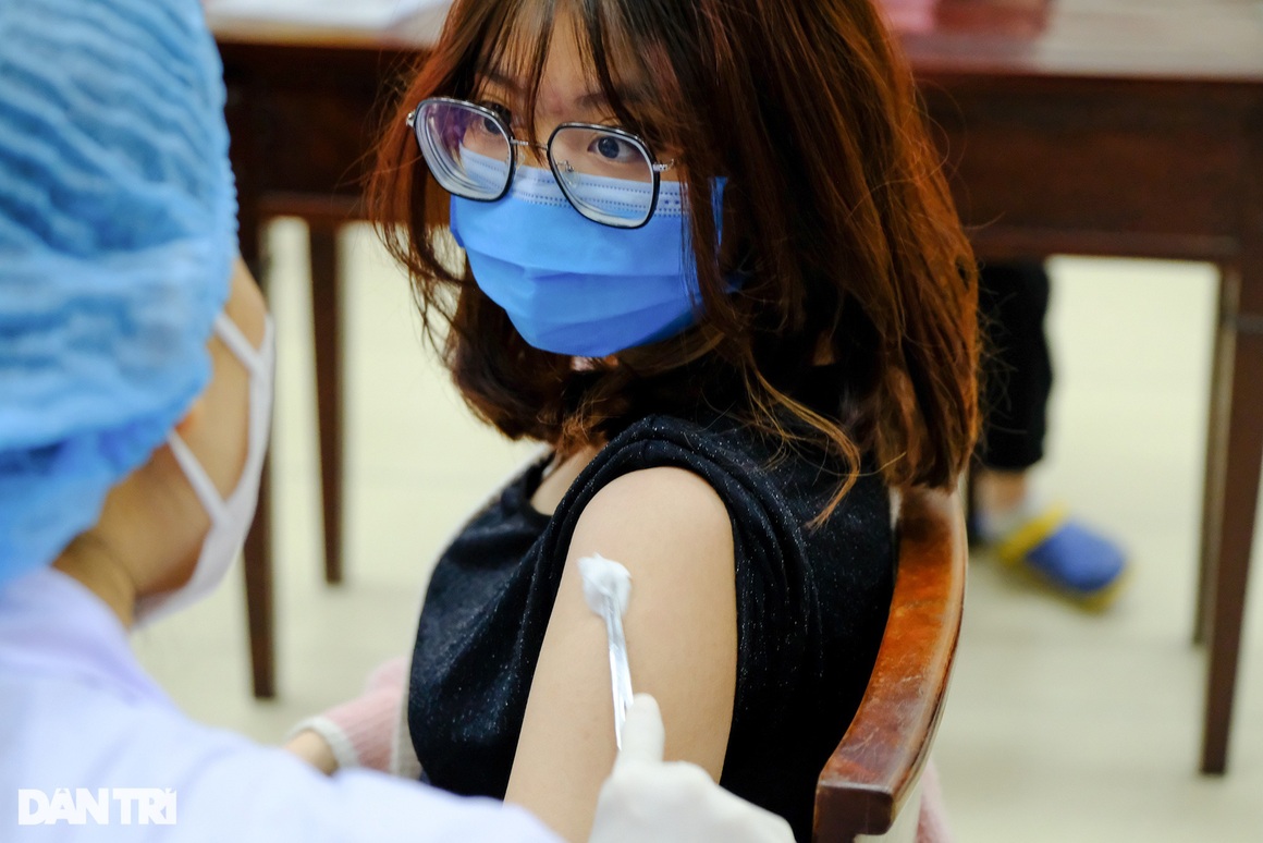 Hà Nội đồng loạt tiêm vaccine ngừa Covid-19 cho trẻ trong nhóm 14 tuổi - 14 Hà Nội đồng loạt tiêm vaccine ngừa Covid-19 cho trẻ trong nhóm 14 tuổi - 14