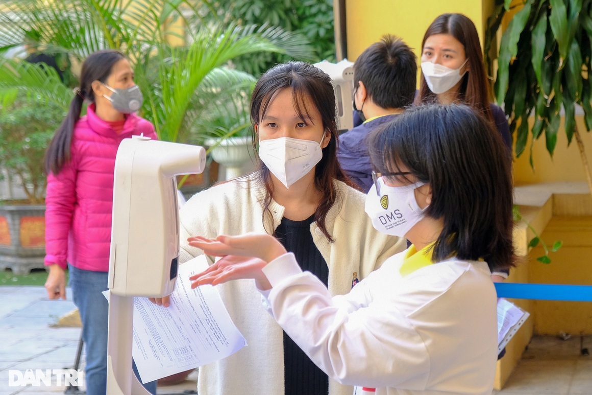 Hà Nội đồng loạt tiêm vaccine ngừa Covid-19 cho trẻ trong nhóm 14 tuổi - 3 Hà Nội đồng loạt tiêm vaccine ngừa Covid-19 cho trẻ trong nhóm 14 tuổi - 3