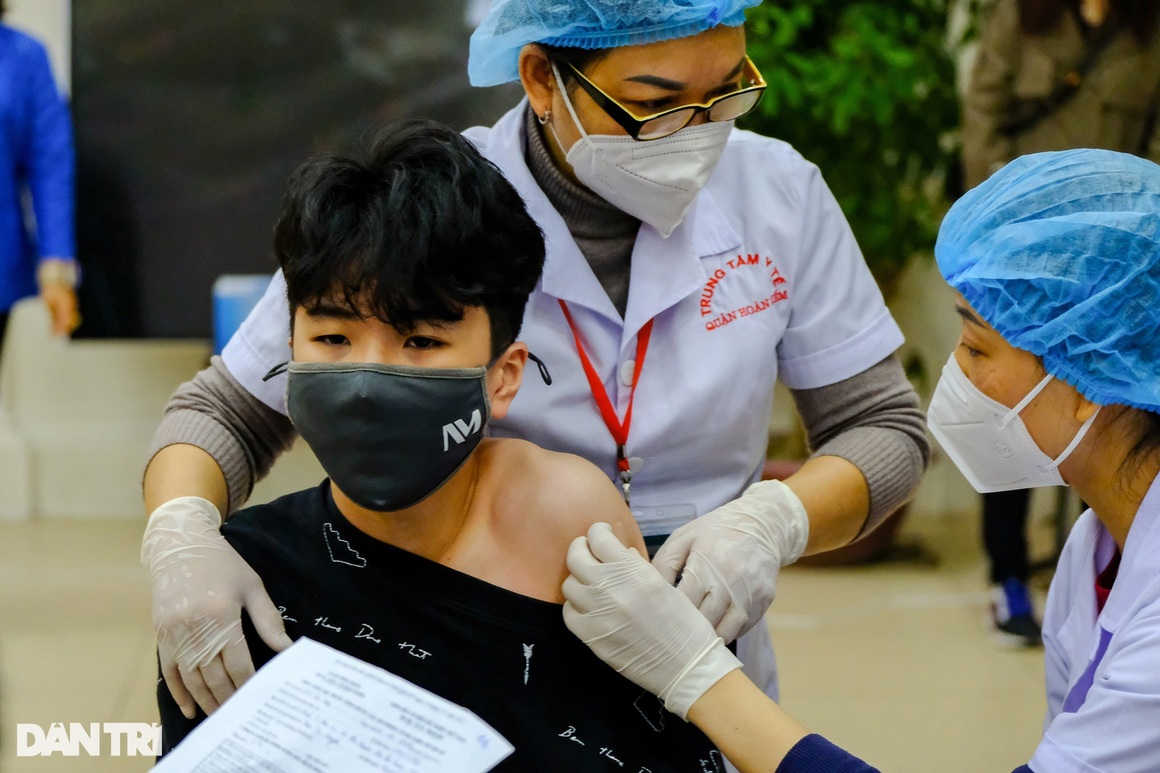 Hà Nội đồng loạt tiêm vaccine ngừa Covid-19 cho trẻ trong nhóm 14 tuổi - 15 Hà Nội đồng loạt tiêm vaccine ngừa Covid-19 cho trẻ trong nhóm 14 tuổi - 15
