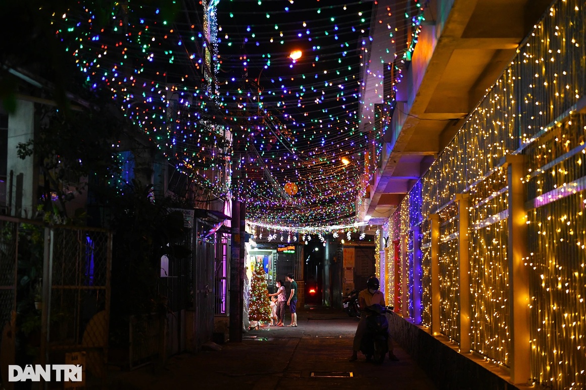 Không khí Noel trầm lắng ở các xóm đạo tại TPHCM - 6 Không khí Noel trầm lắng ở các xóm đạo tại TPHCM - 6