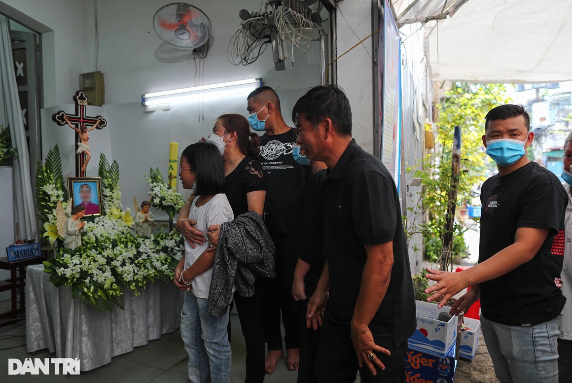 3 đám tang bao trùm xóm nhỏ ở TPHCM sau vụ chìm ca nô tại Hội An - 4 3 đám tang bao trùm xóm nhỏ ở TPHCM sau vụ chìm ca nô tại Hội An - 4