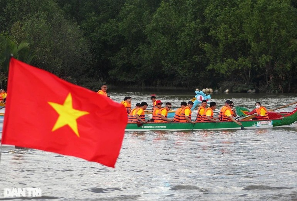 Hơn 500 VĐV tranh tài tại giải đua thuyền truyền thống TPHCM - 4