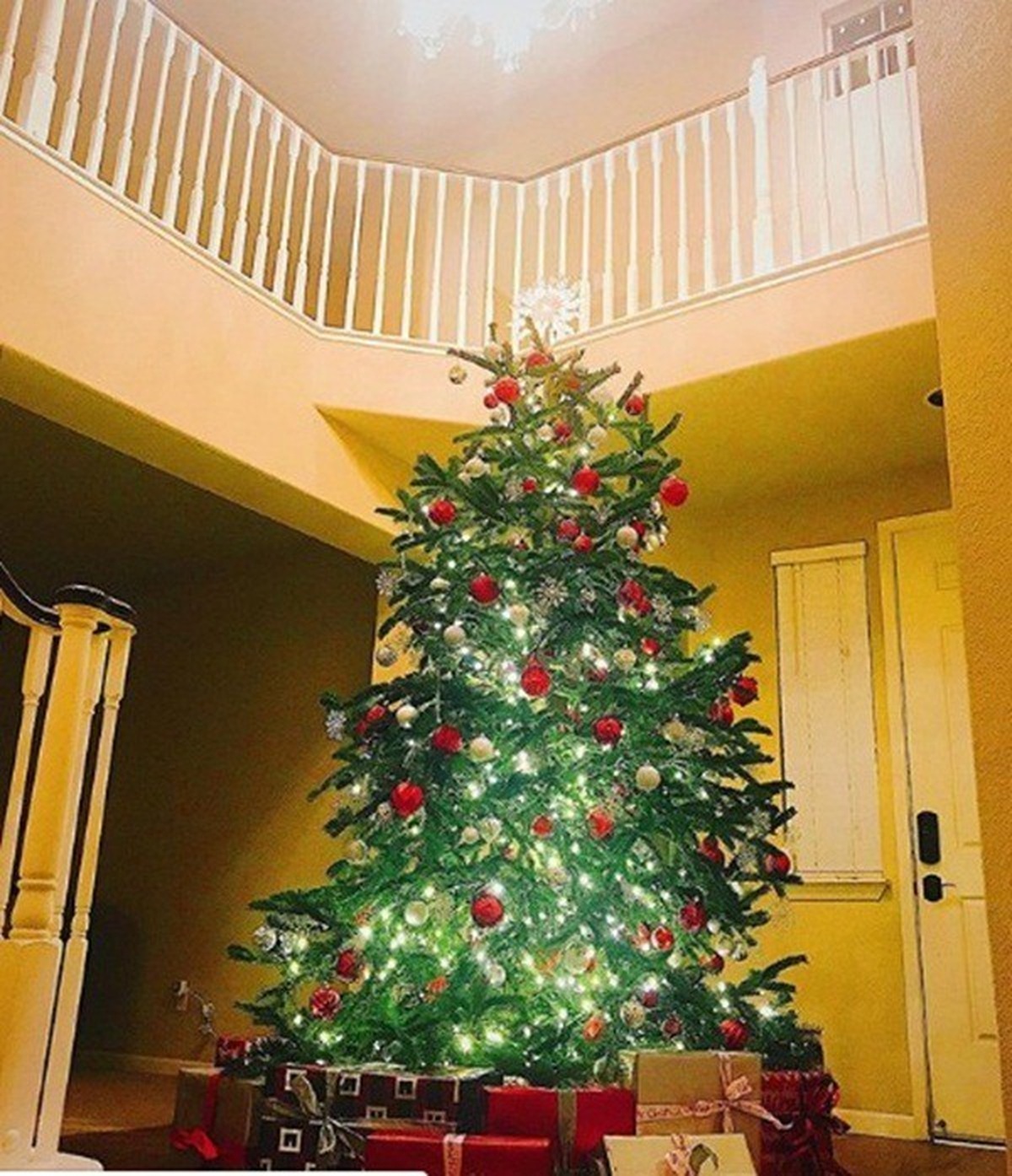 Kh&ocirc;ng gian sống sang chảnh của Phạm Hương tại Mỹ khi c&ocirc;ng khai đ&iacute;nh h&ocirc;n - Ảnh 8.