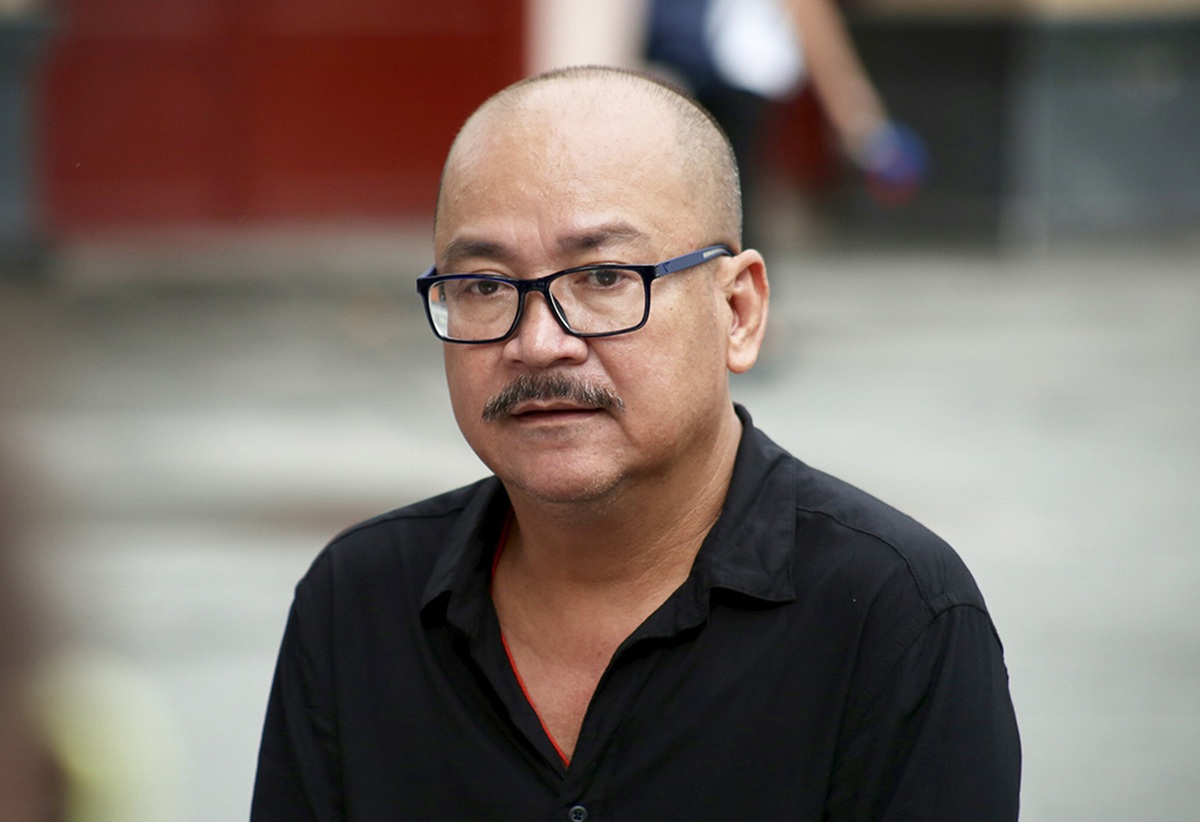 Gia đình Lê Bình trao 100 triệu ủng hộ nghệ sĩ nghèo theo di nguyện của ông - Ảnh 13.