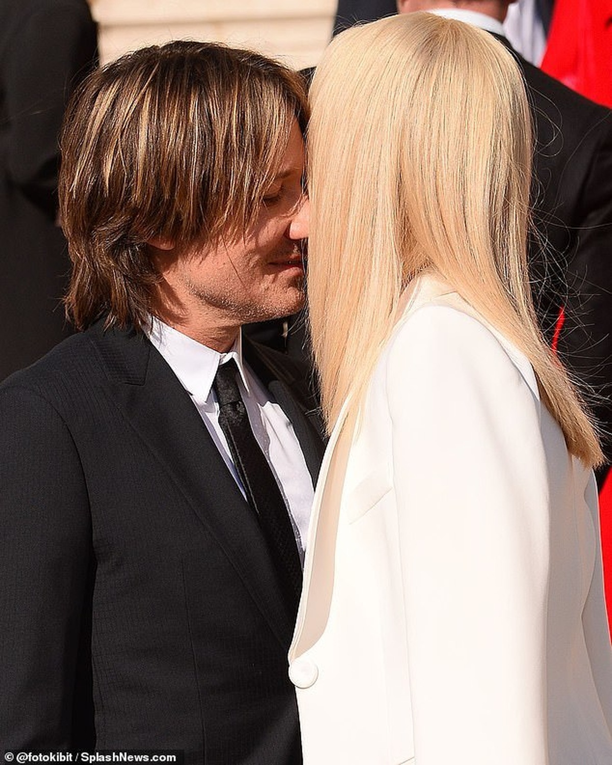 Nicole Kidman rạng ngời hạnh phúc bên chồng - Ảnh 2. Nicole Kidman rạng ngời hạnh phúc bên chồng - Ảnh 2.