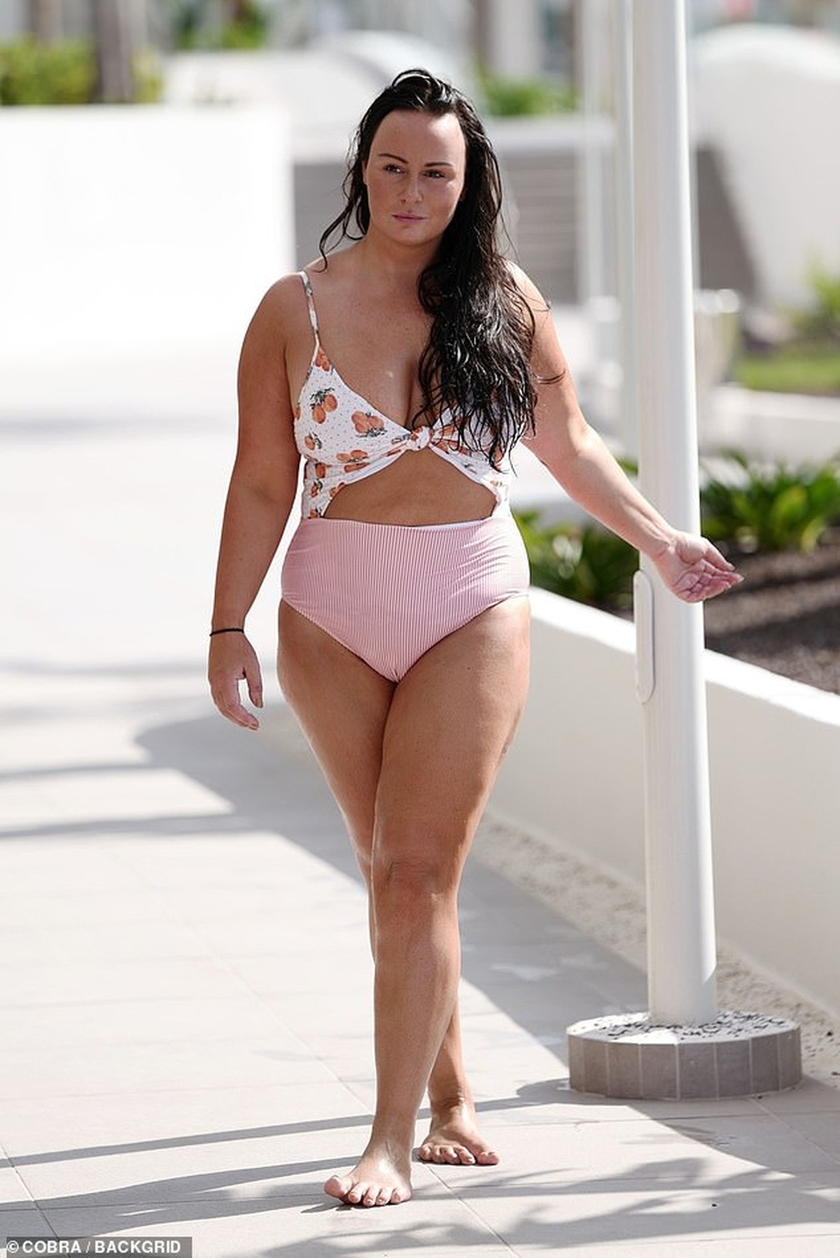 Chanelle Hayes tự tin diện áo tắm sau khi giảm gần 20 kg - Ảnh 3. Chanelle Hayes tự tin diện áo tắm sau khi giảm gần 20 kg - Ảnh 3.
