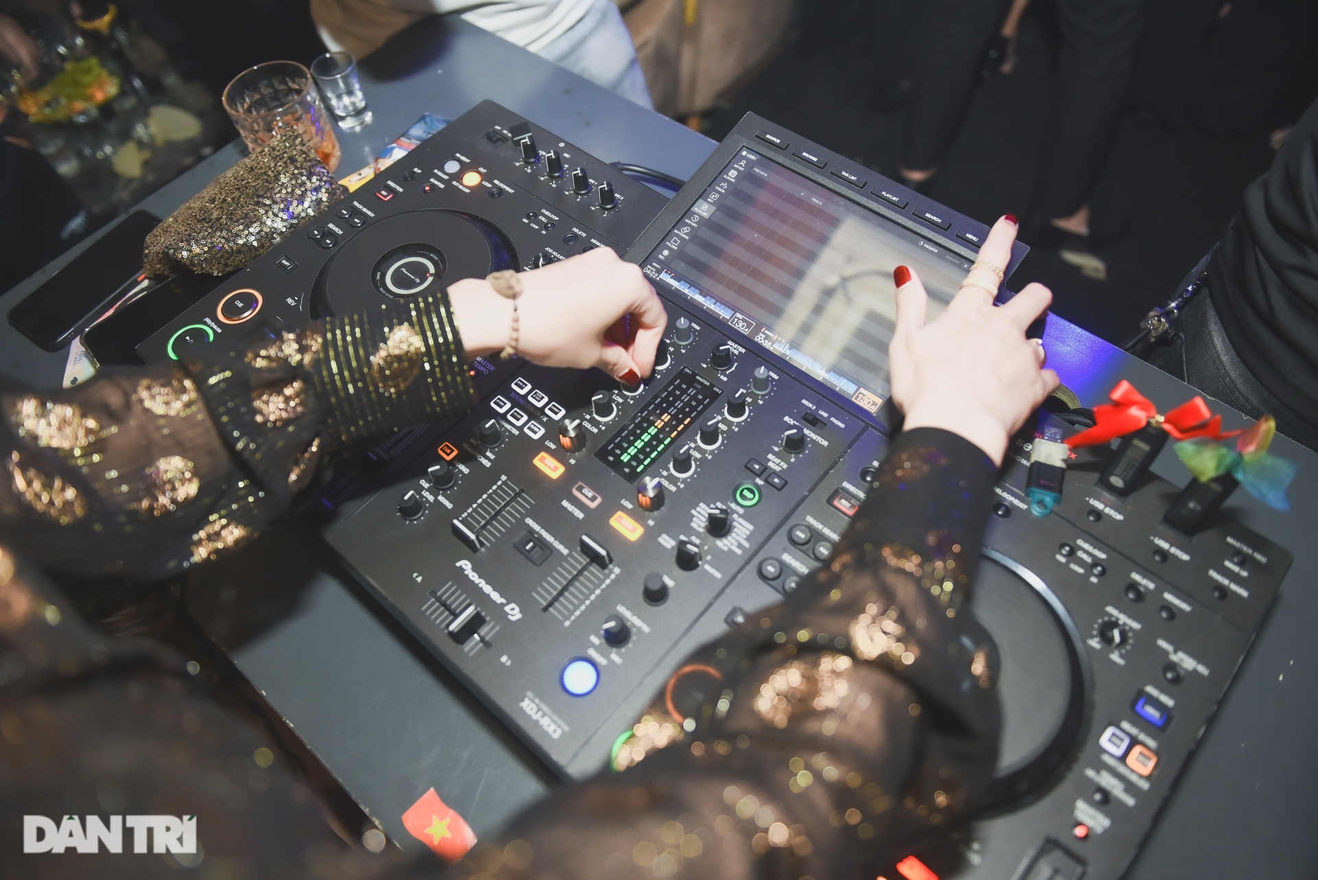 Góc khuất nữ DJ lấy chồng tuổi 20, làm mẹ đơn thân và 7 năm không ngủ