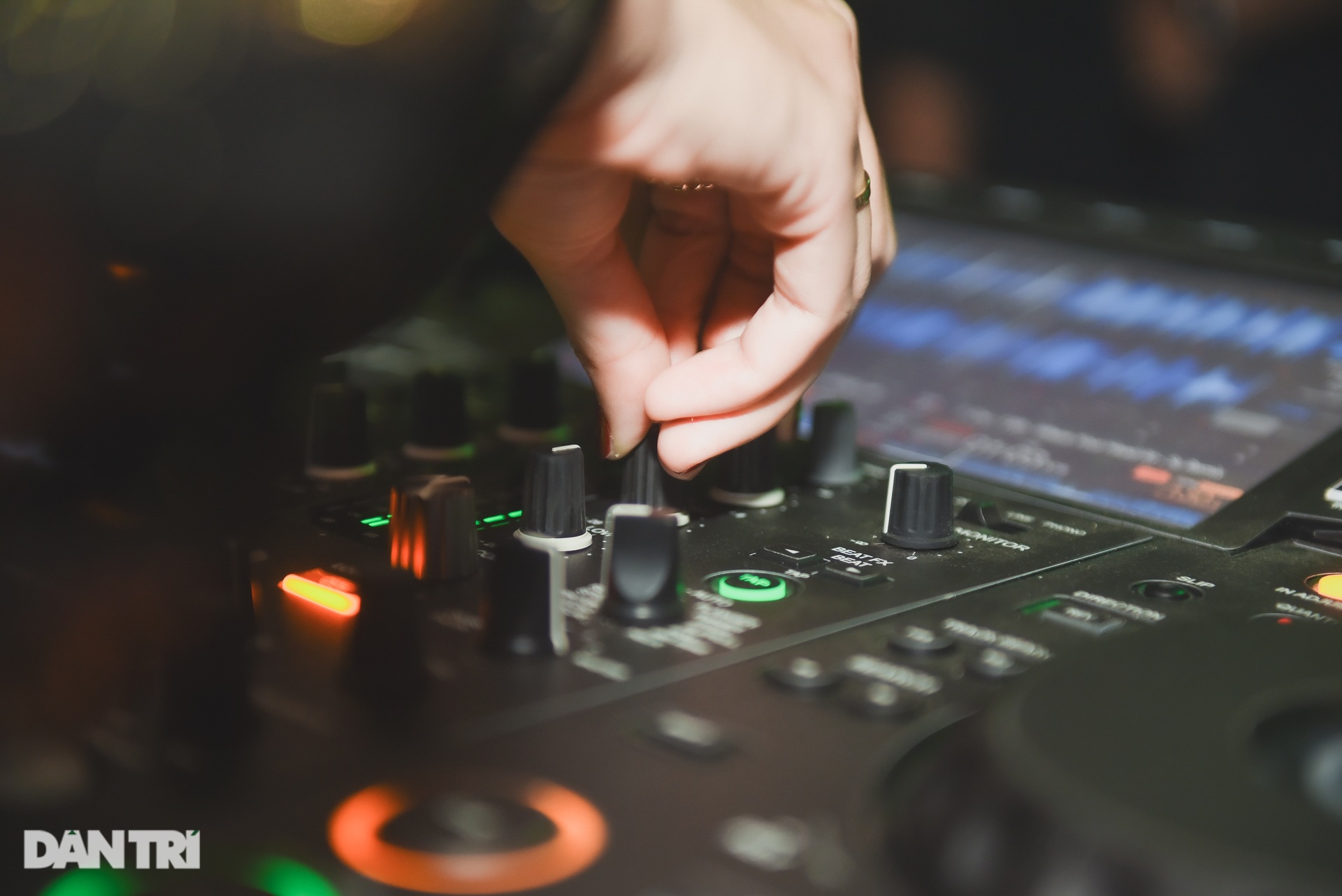 Góc khuất nữ DJ lấy chồng tuổi 20, làm mẹ đơn thân và 7 năm không ngủ
