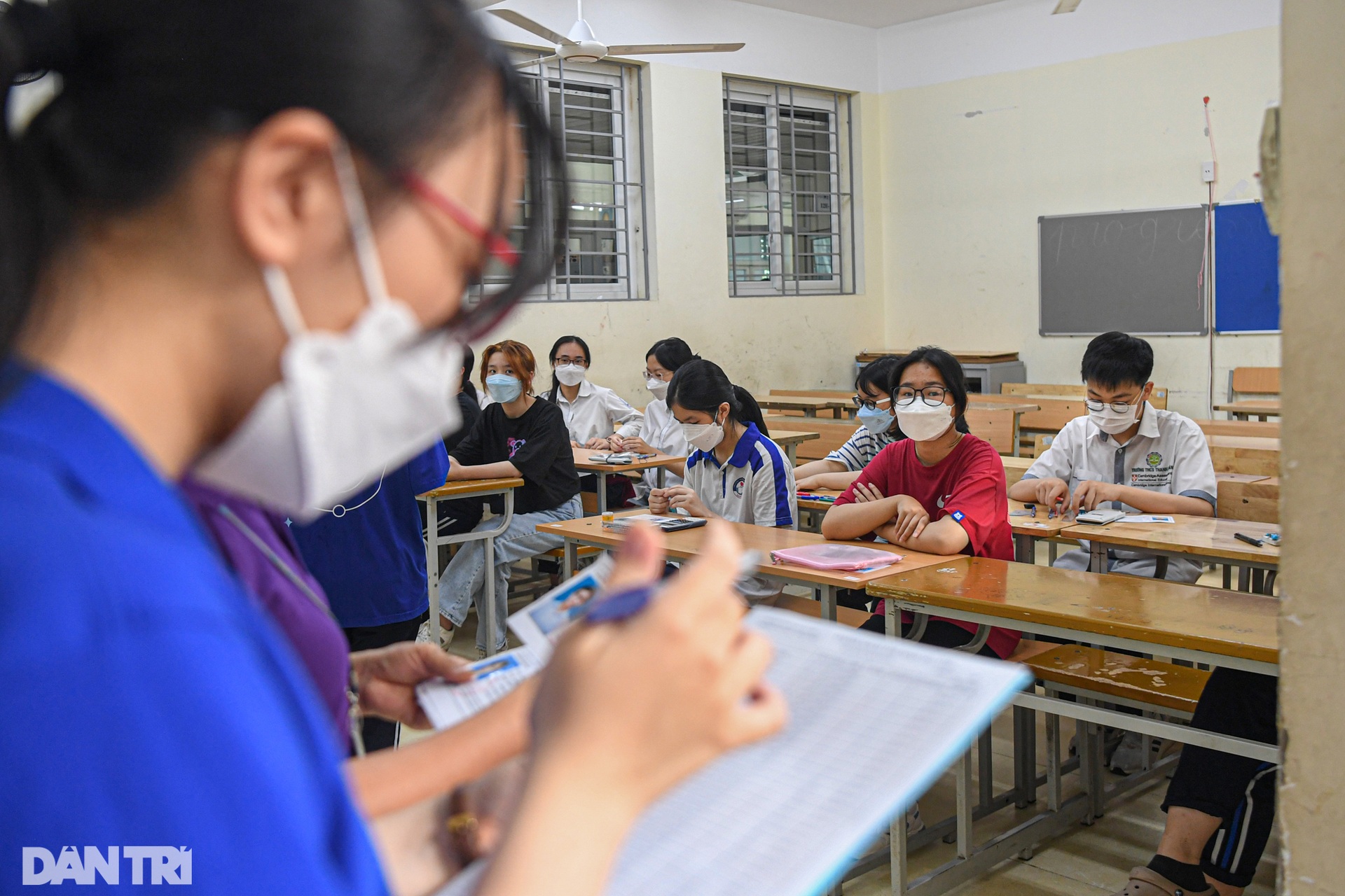 Thí sinh một mình một phòng ở kỳ thi căng thẳng vào lớp 10 trường chuyên HN