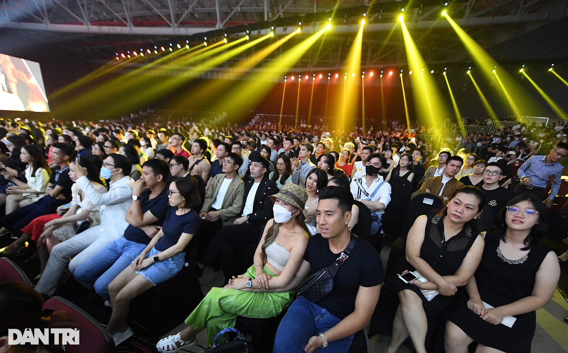 Ngắm top 41 thí sinh Hoa hậu Hoàn vũ Việt Nam lúc kín đáo, khi hở bạo - 3 Ngắm top 41 thí sinh Hoa hậu Hoàn vũ Việt Nam lúc kín đáo, khi hở bạo - 3