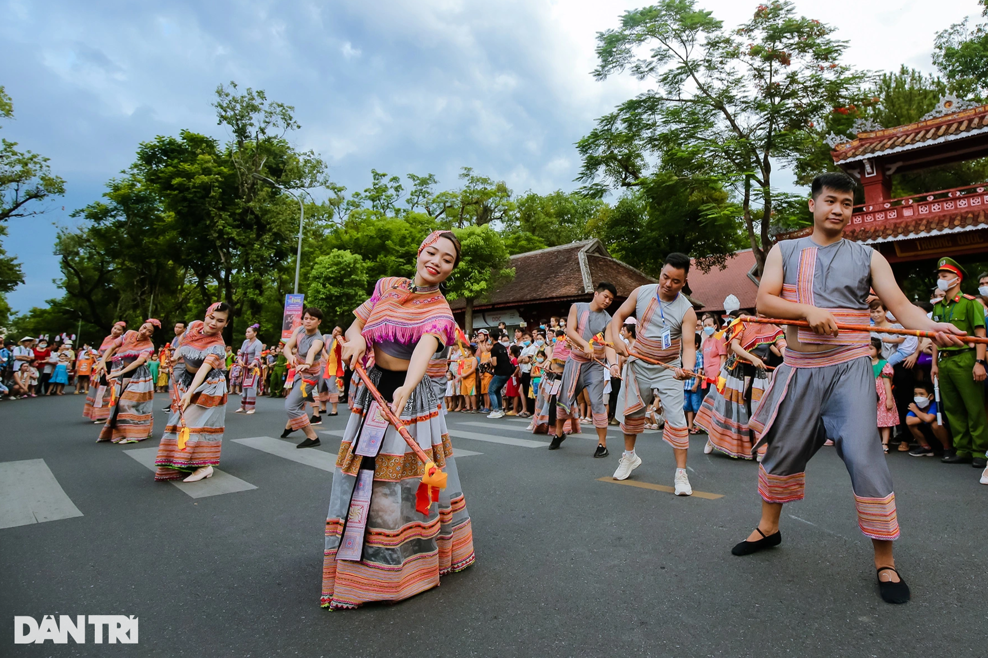 Rực rỡ sắc màu lễ hội đường phố tại Festival Huế 2022 - 7