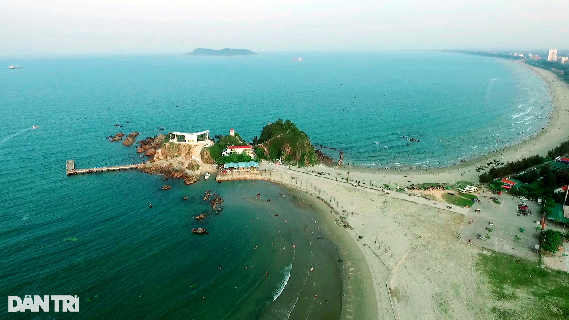 Di dời hơn 220 ki ốt, nhà nghỉ dưỡng trên bãi biển đẹp nhất miền Trung - 9