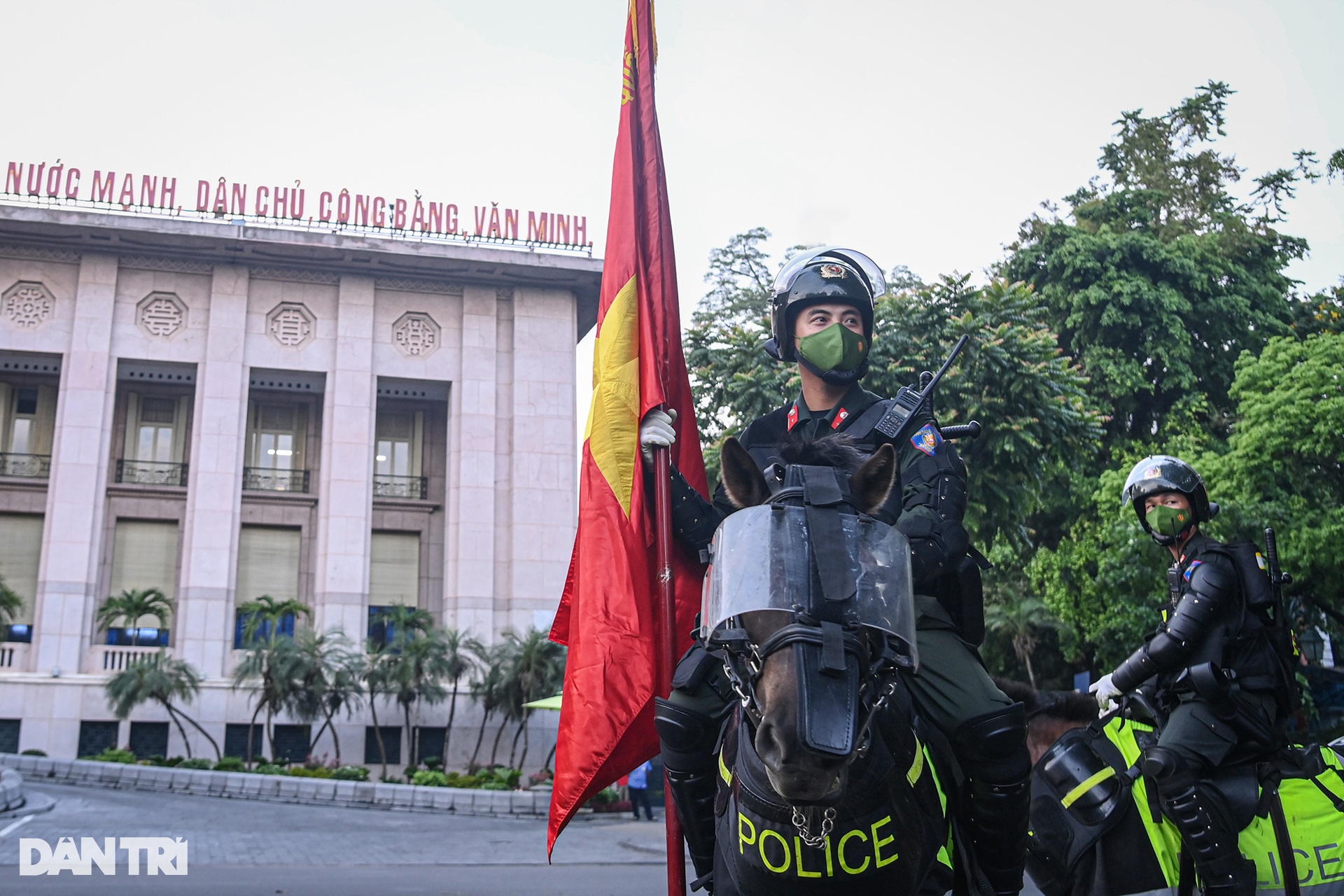 Mãn nhãn hình ảnh CSCĐ Kỵ binh diễu hành quanh phố đi bộ hồ Gươm - 4