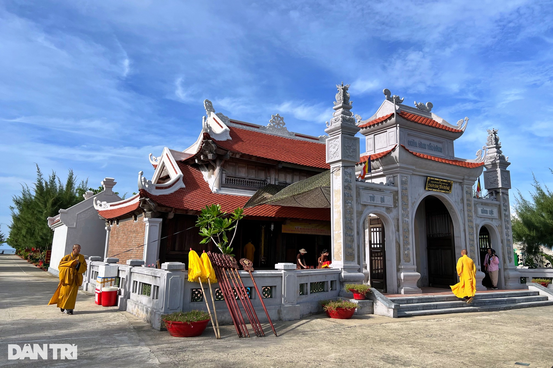 9 cột mốc tâm linh vững chãi giữa Trường Sa - 1 9 cột mốc tâm linh vững chãi giữa Trường Sa - 1