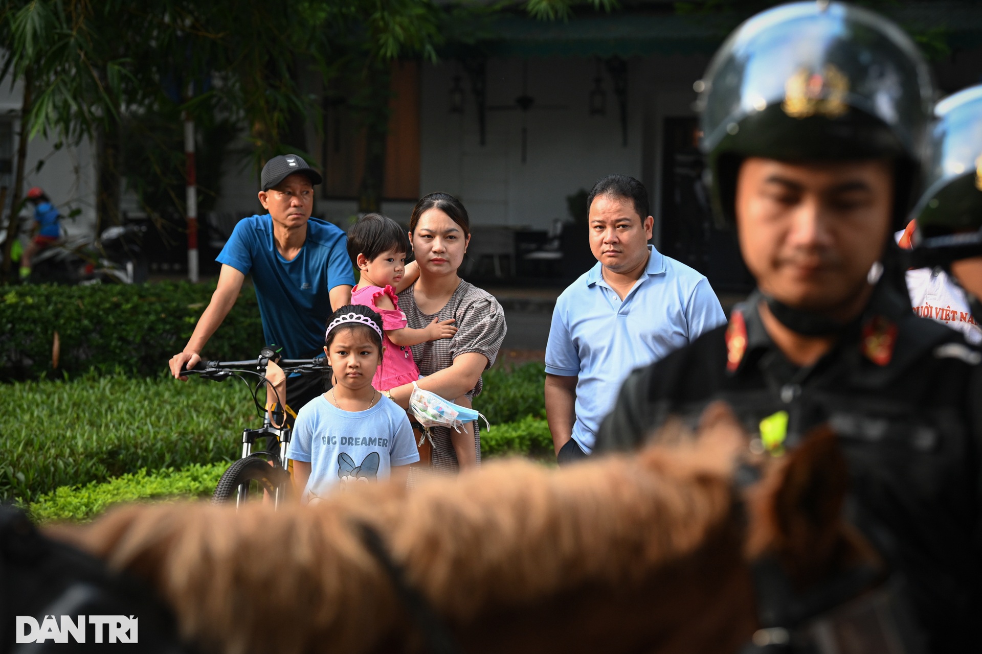 Mãn nhãn hình ảnh CSCĐ Kỵ binh diễu hành quanh phố đi bộ hồ Gươm - 8