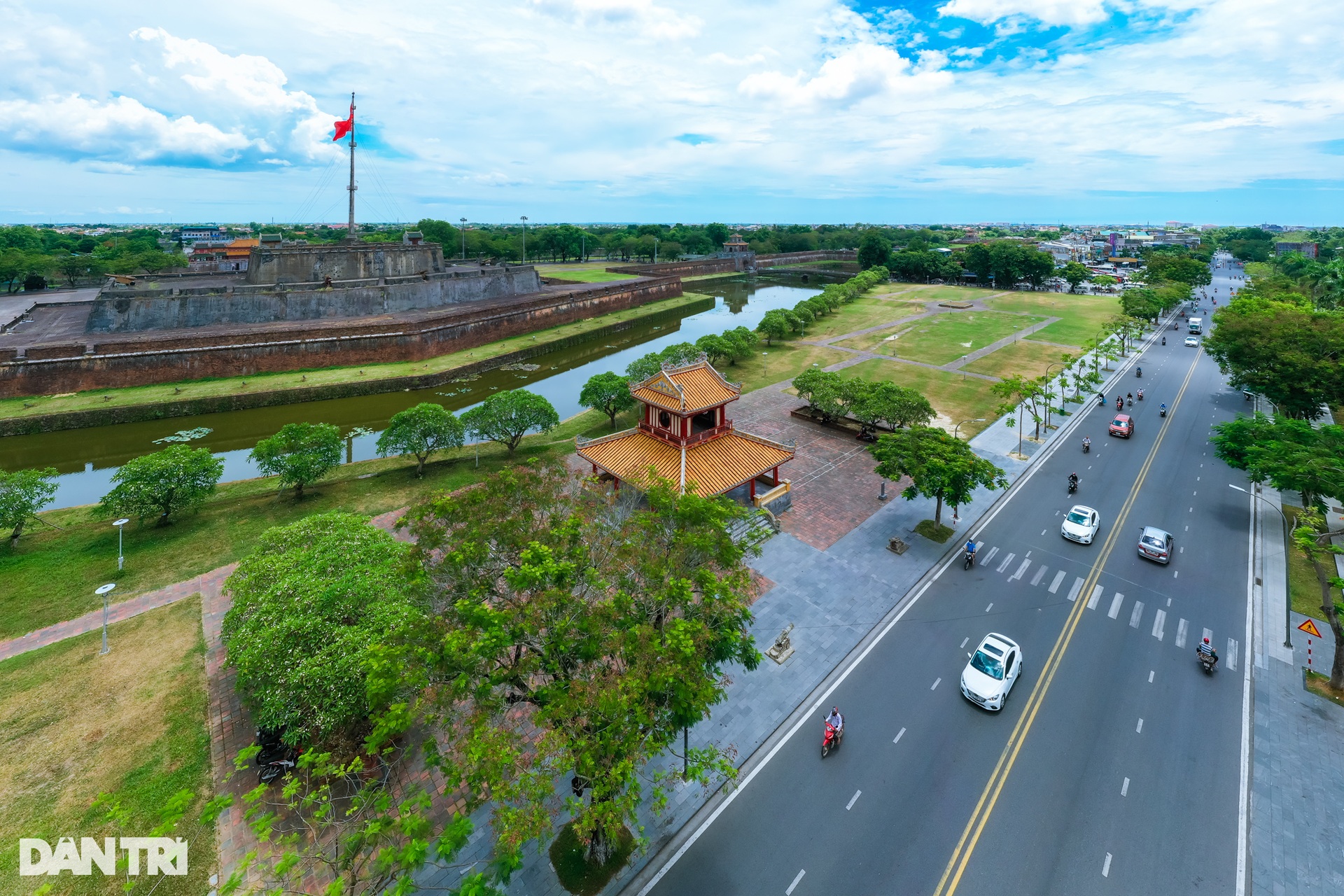 Cận cảnh Phu Văn Lâu từ trên