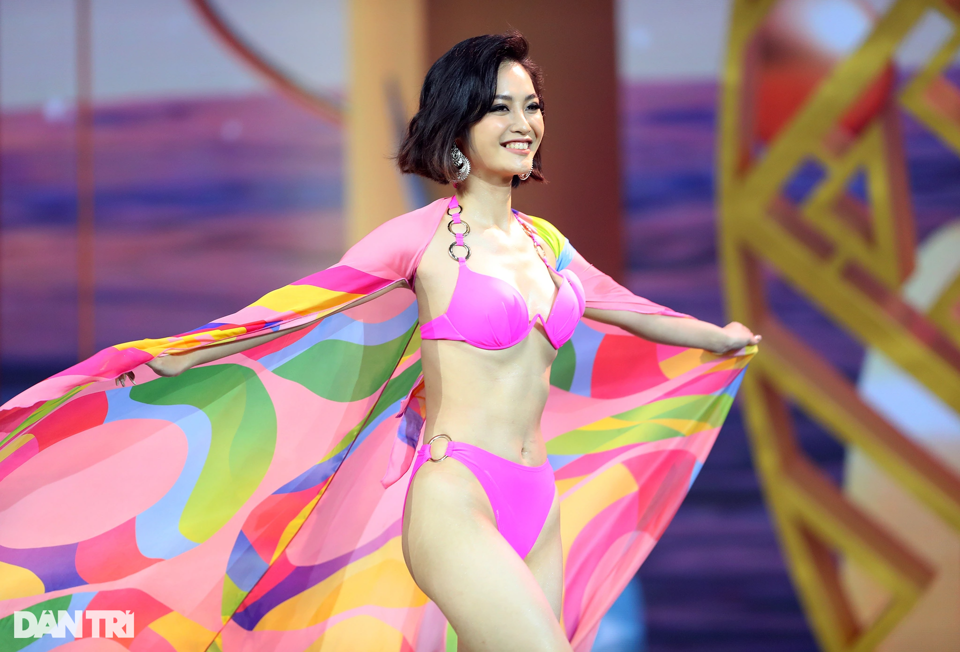 Đã mắt xem top 15 Hoa hậu các Dân tộc Việt Nam trình diễn bikini