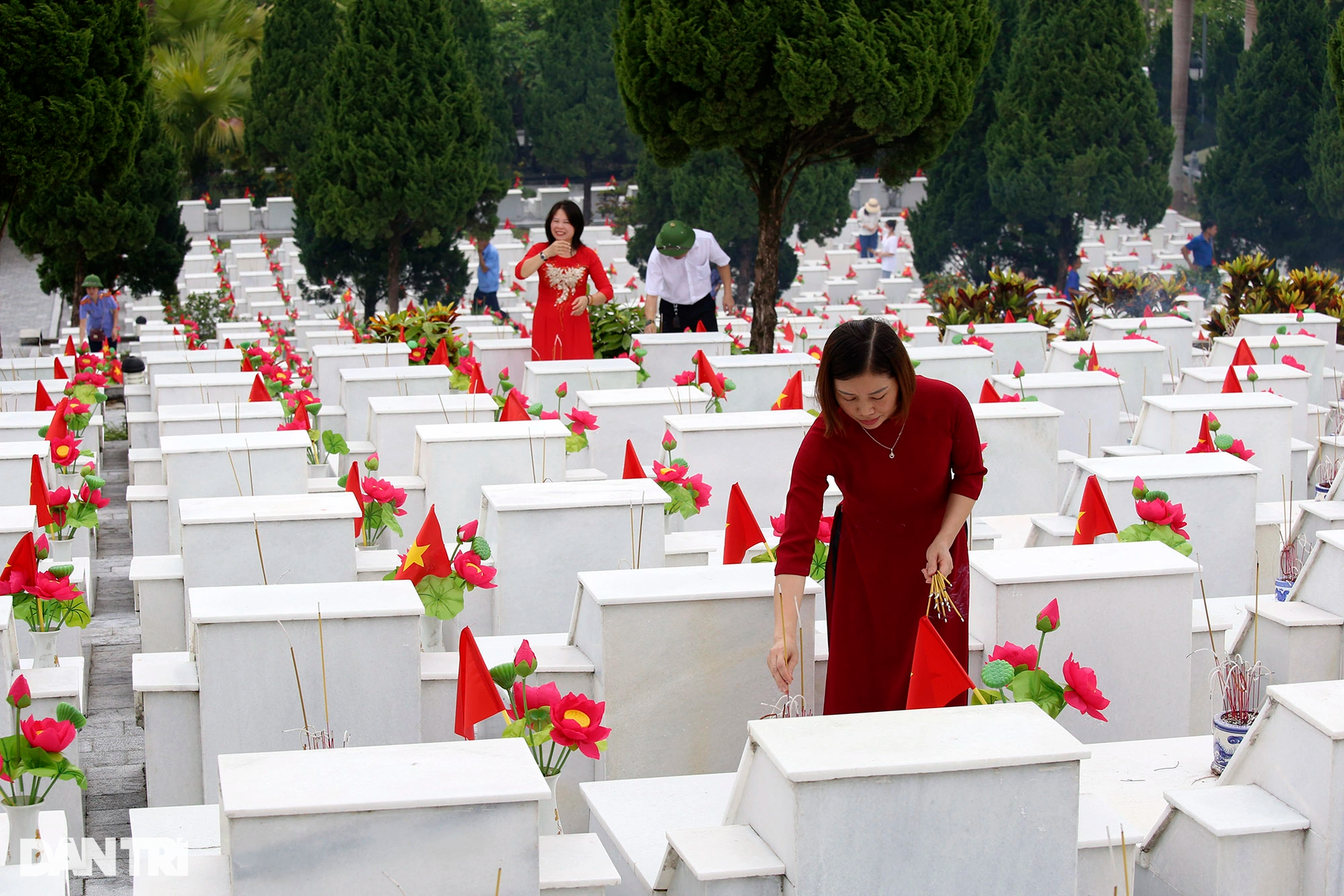 Xúc động, trang nghiêm tại Nghĩa trang Liệt sĩ Vị Xuyên những ngày tháng 7 - 12