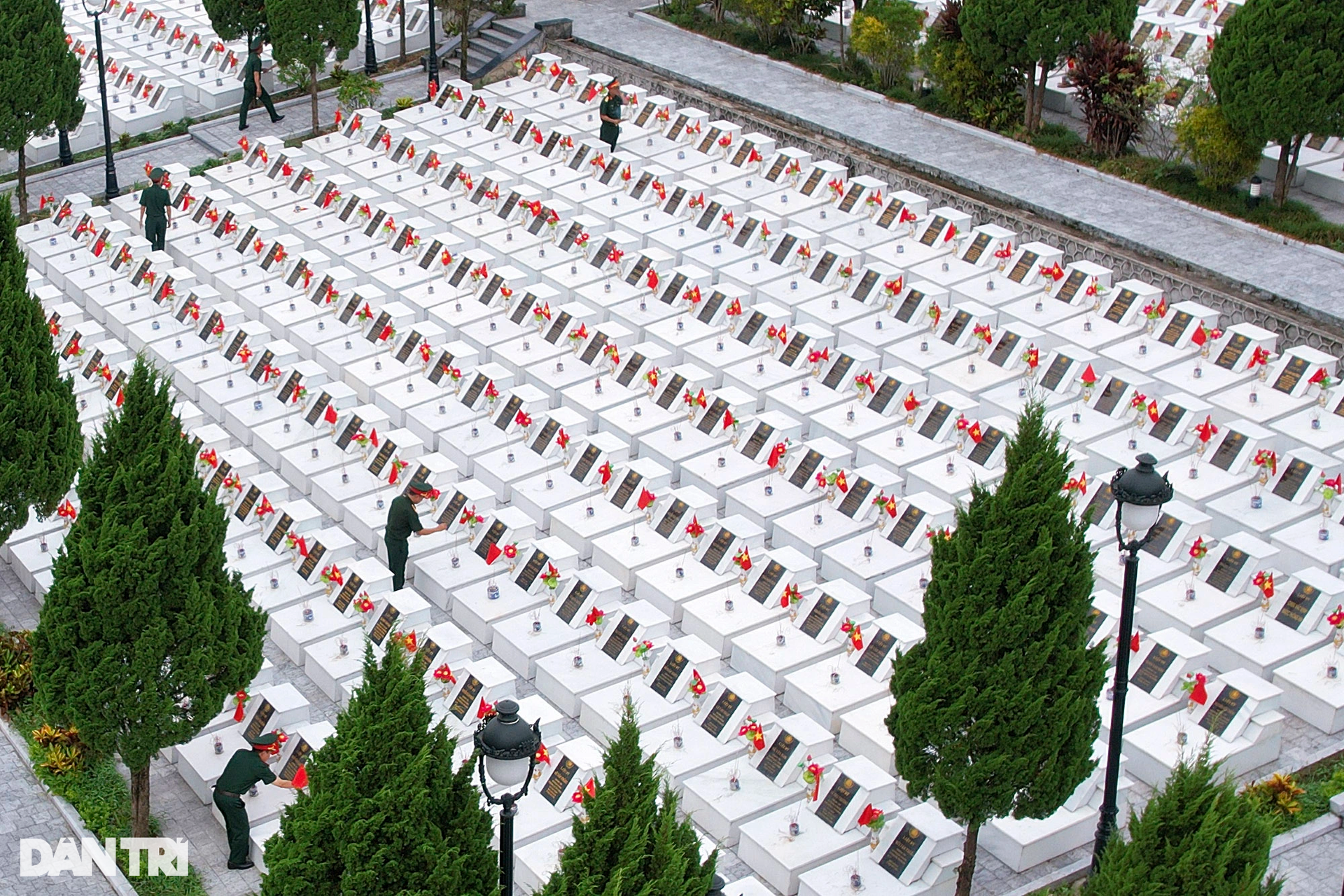 Xúc động, trang nghiêm tại Nghĩa trang Liệt sĩ Vị Xuyên những ngày tháng 7 - 10
