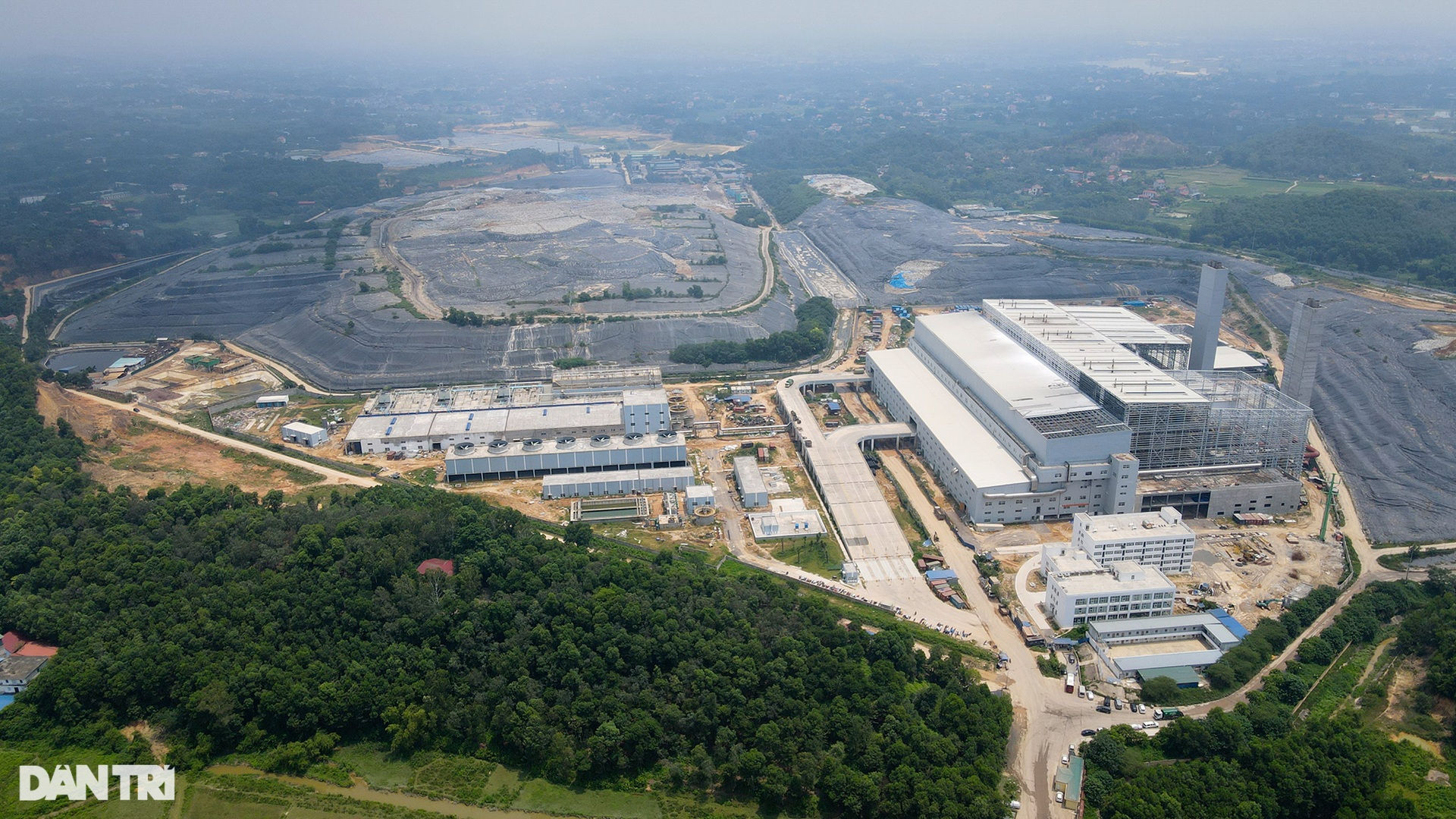 Mục sở thị nhà máy biến rác thành điện lớn nhất Việt Nam - 1