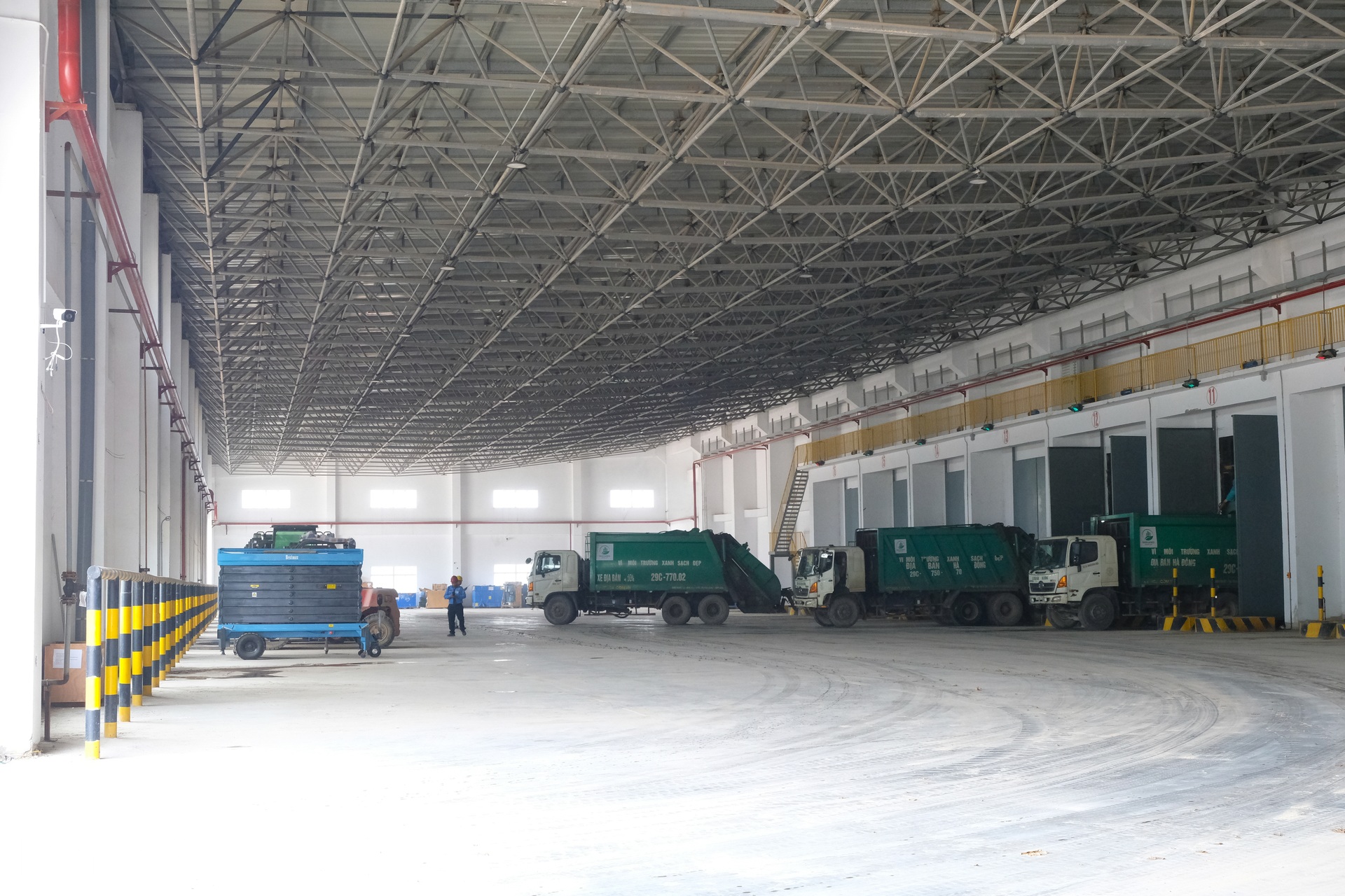 Mục sở thị nhà máy biến rác thành điện lớn nhất Việt Nam - 6