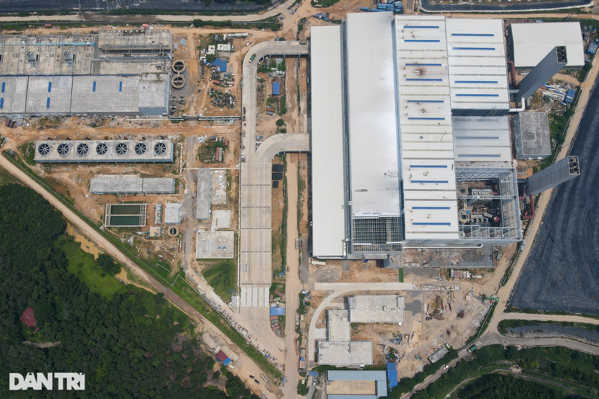 Mục sở thị nhà máy biến rác thành điện lớn nhất Việt Nam - 2