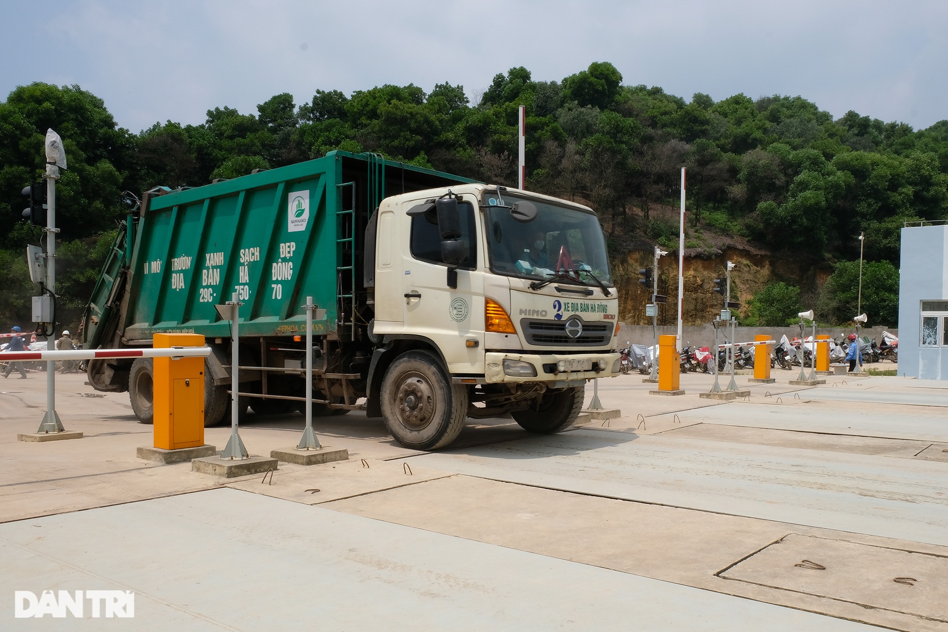 Mục sở thị nhà máy biến rác thành điện lớn nhất Việt Nam - 4