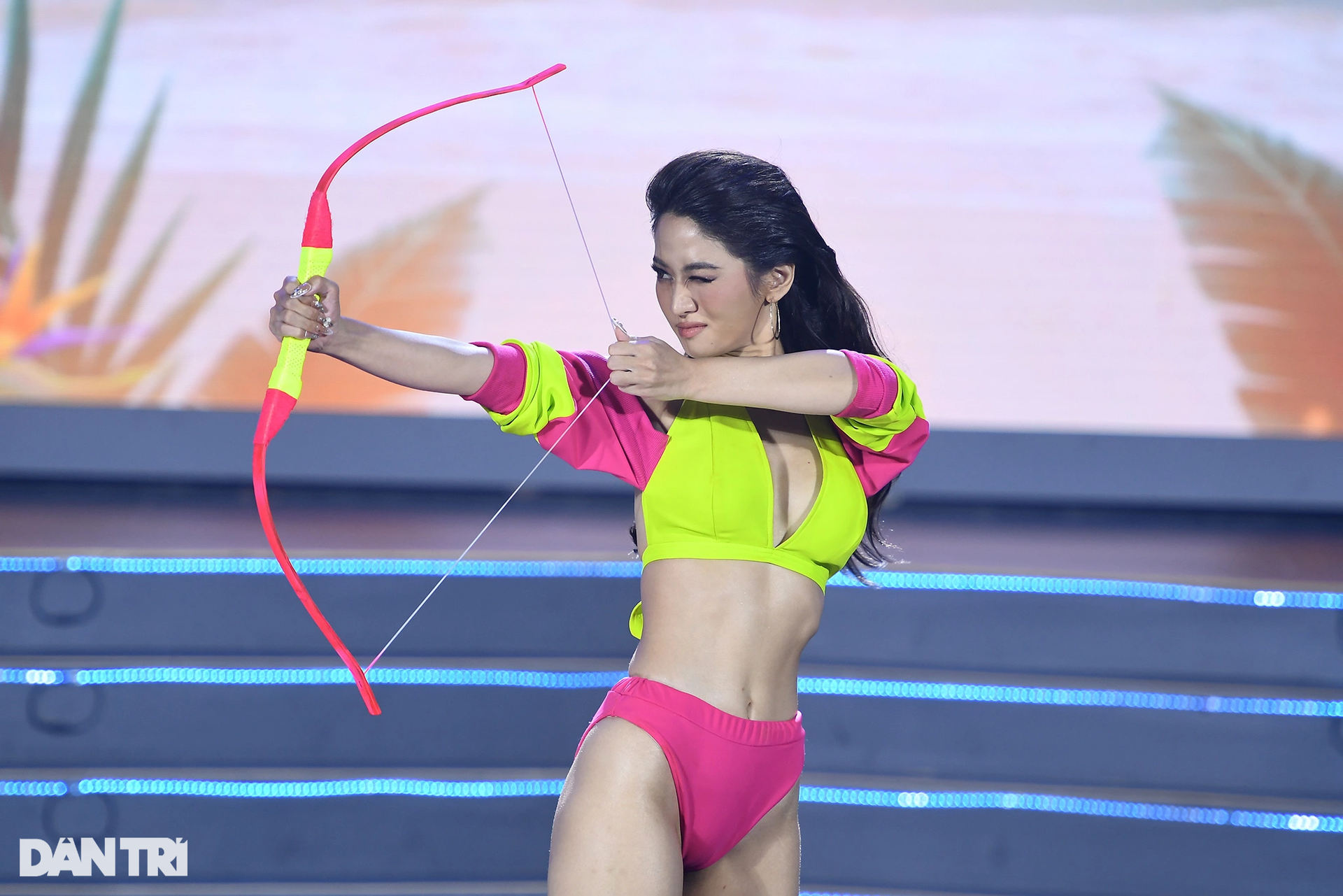 Thân hình bốc lửa của các thí sinh Hoa hậu Thể thao trong phần thi bikini - 8