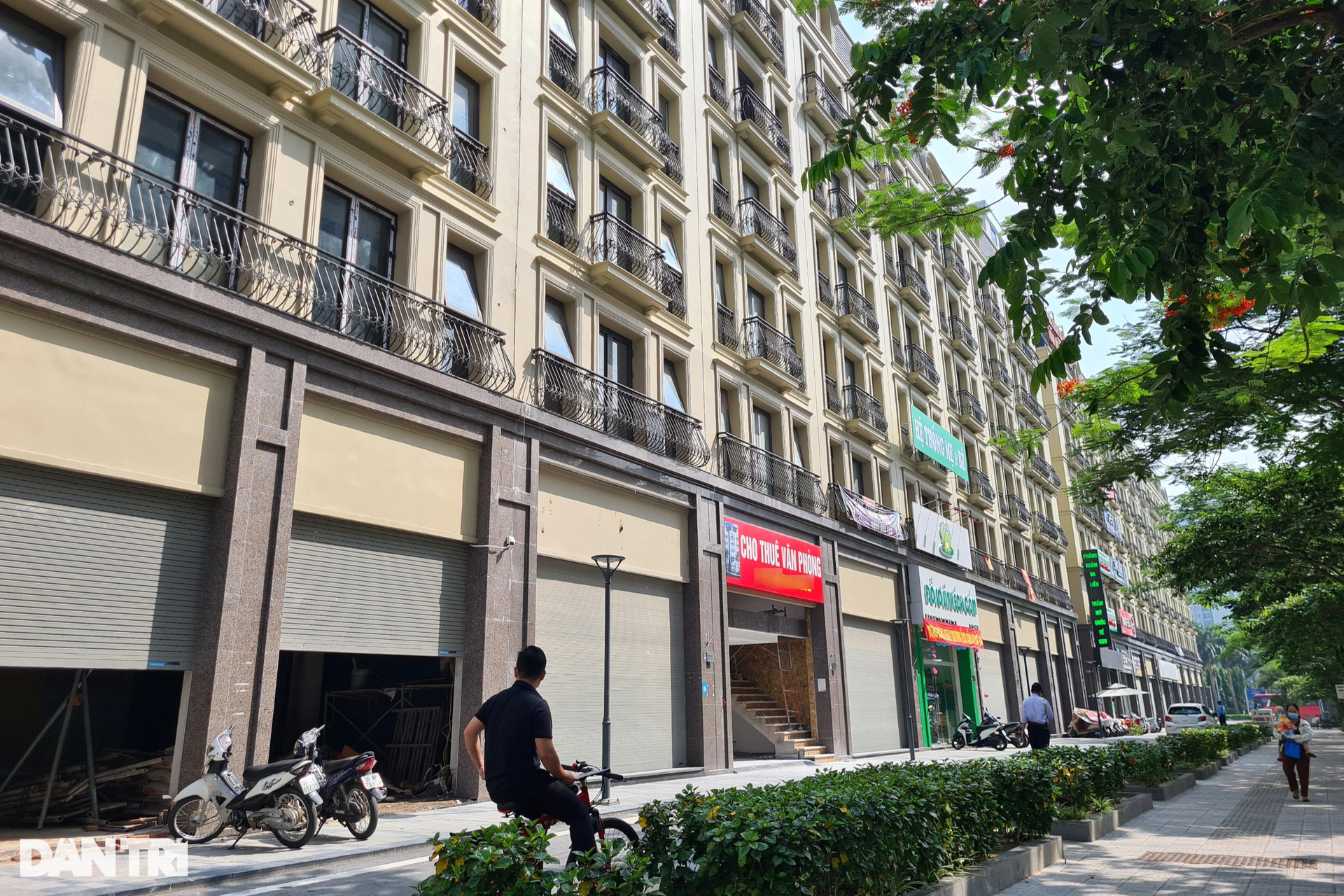 Cận cảnh shophouse giá triệu đô tại Hà Nội chật vật tìm khách thuê