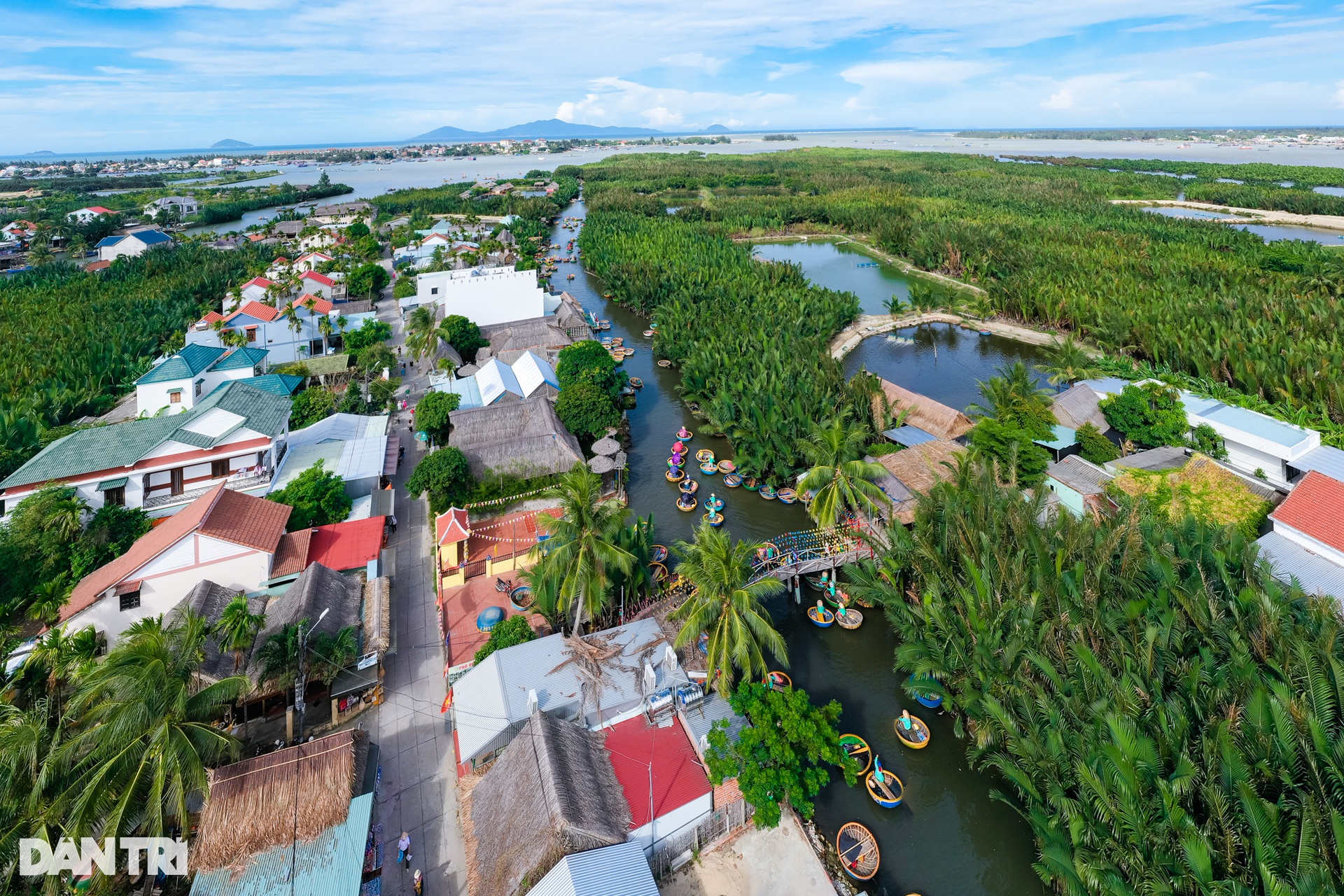 Trải nghiệm lắc thúng bồng bềnh trên sông nước ở rừng dừa Quảng Nam - 10