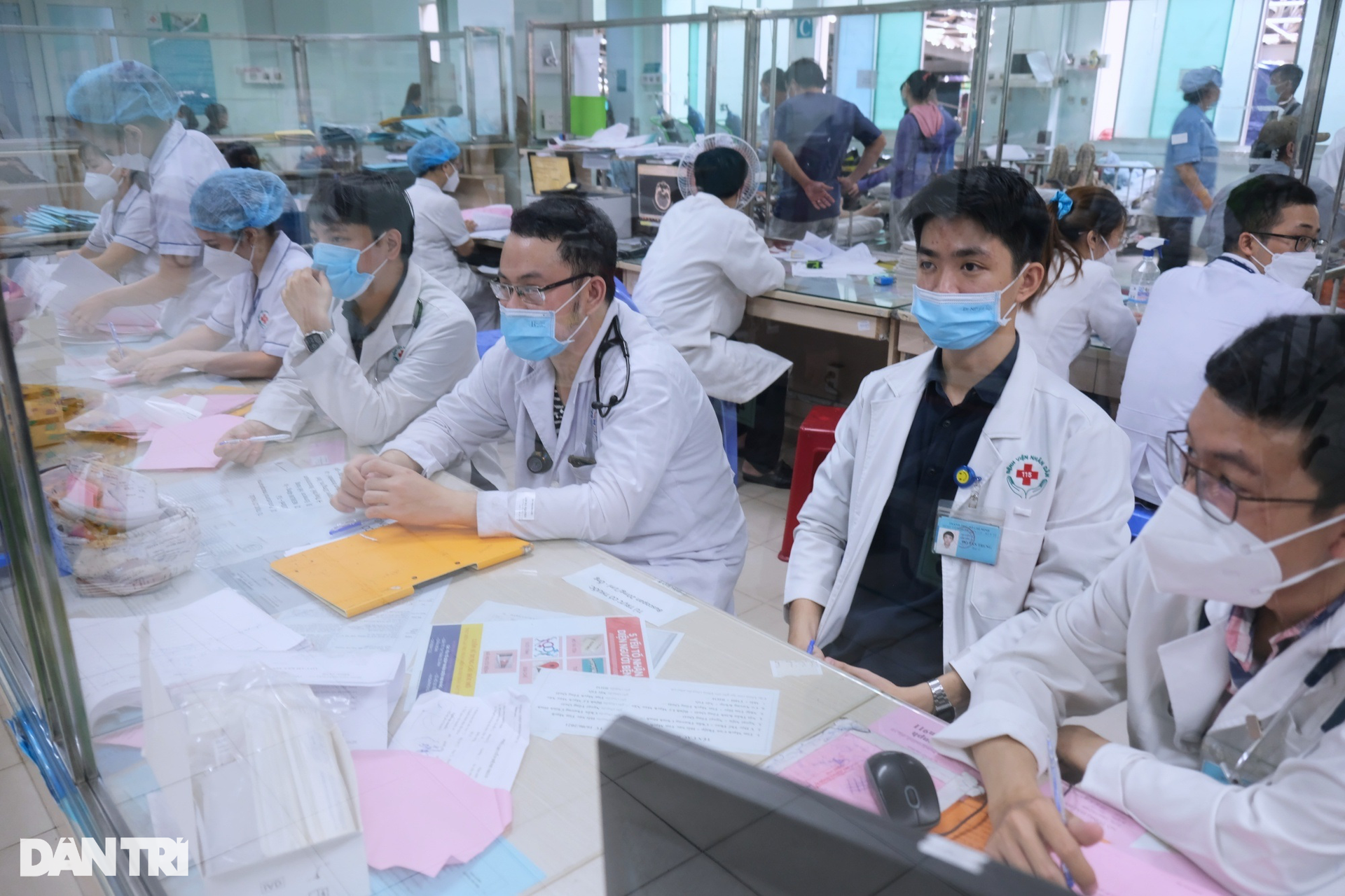 Bệnh viện cấp cứu hàng đầu TPHCM làm gì để bác sĩ không bị hành hung?