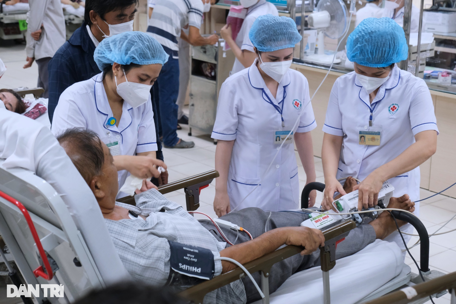 Bệnh viện cấp cứu hàng đầu TPHCM làm gì để bác sĩ không bị hành hung?