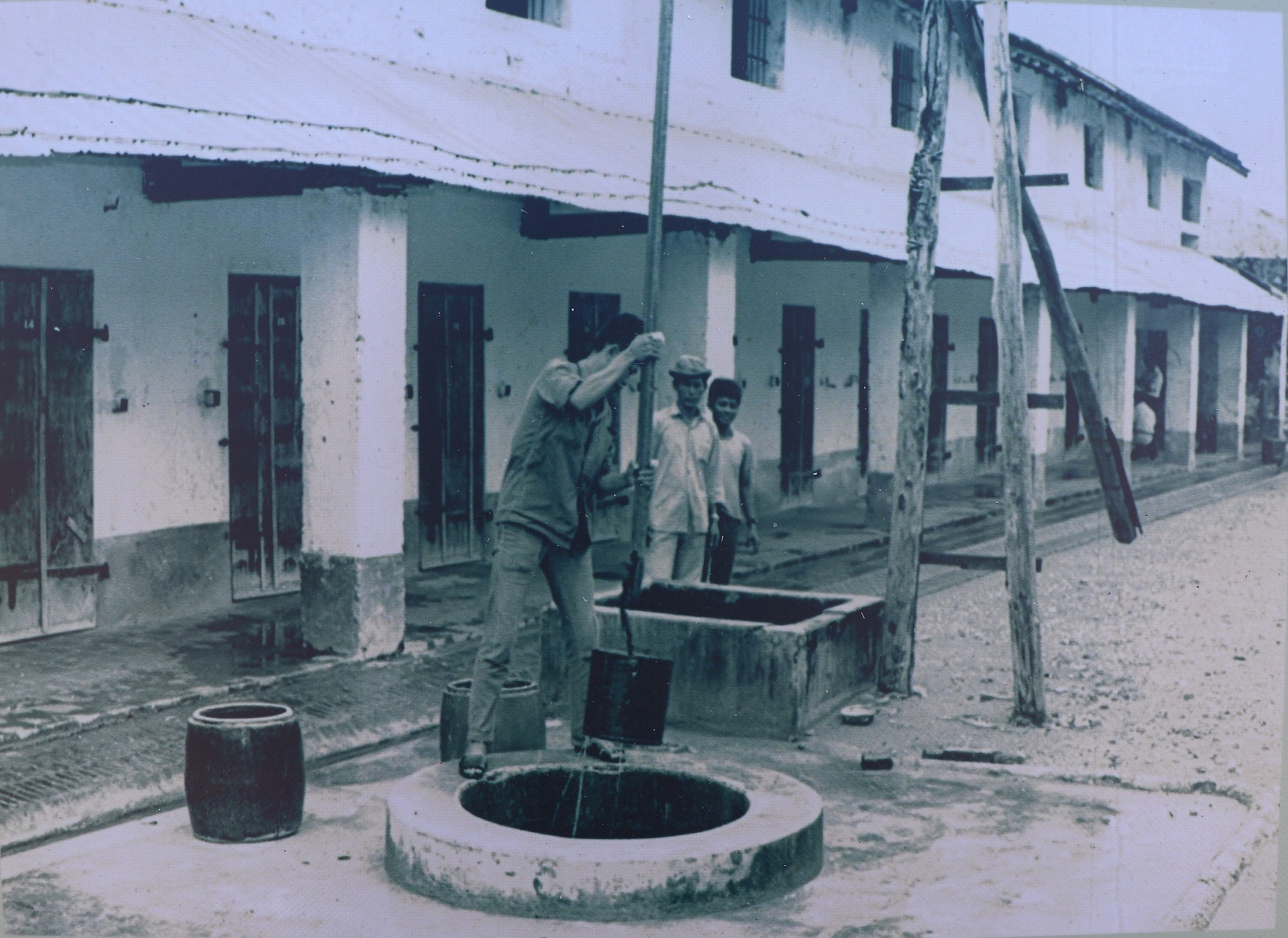 Người cộng sản Lê Hồng Phong và những ngày nơi địa ngục trần gian Côn Đảo - 13 Người cộng sản Lê Hồng Phong và những ngày nơi địa ngục trần gian Côn Đảo - 13