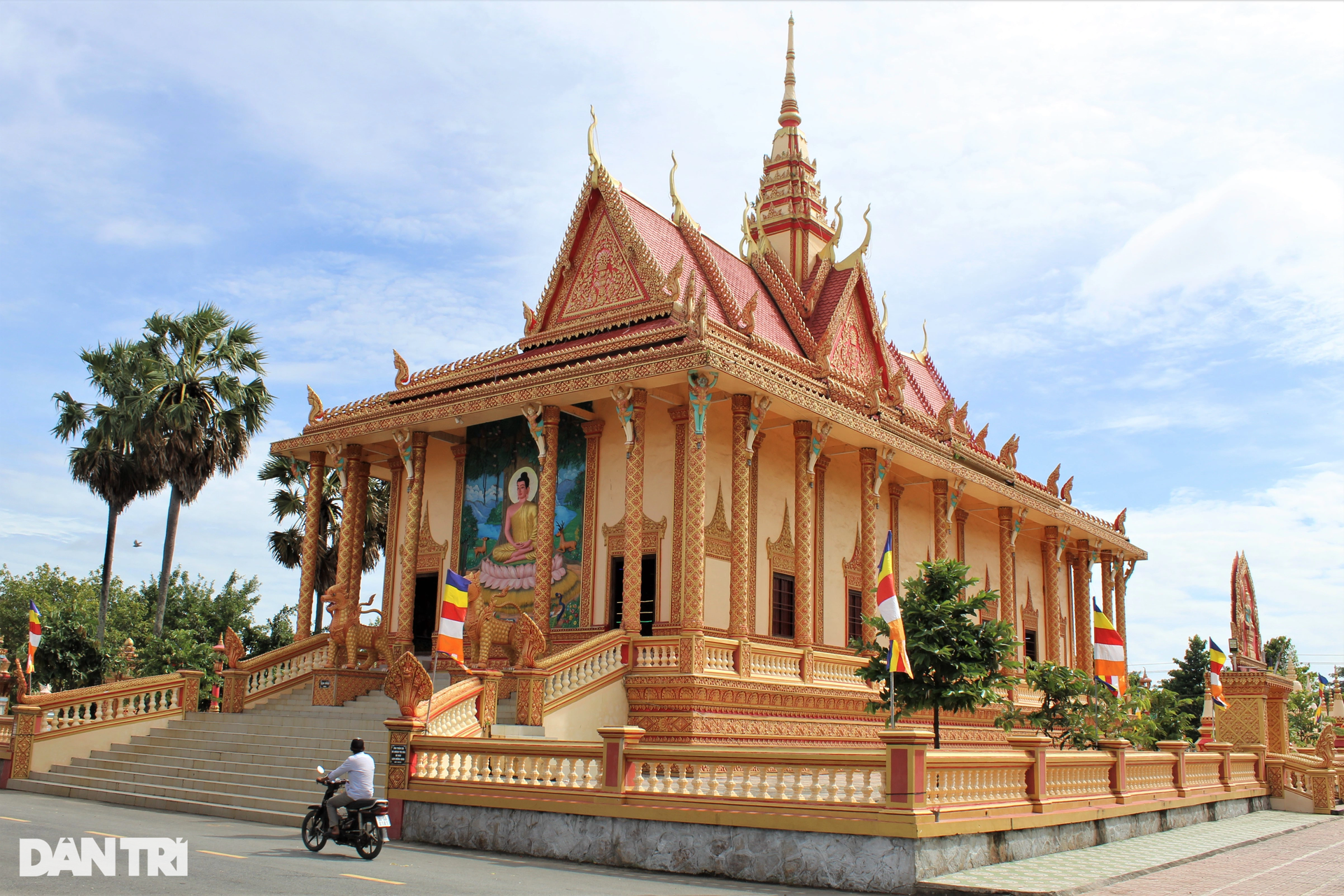 Chùa Khmer hơn 130 năm tuổi rực sắc màu ở miền Tây - 1