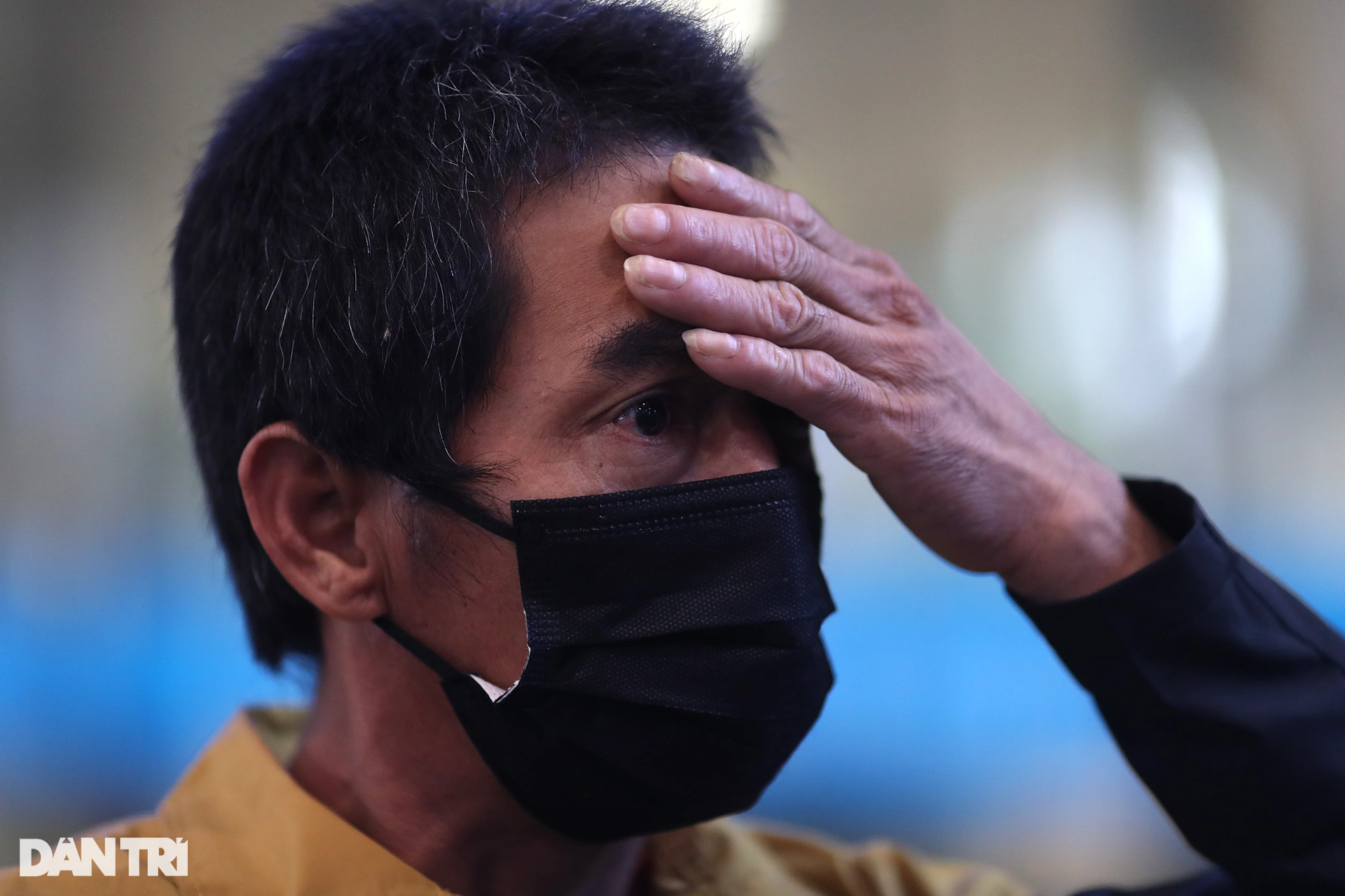 37 ngư dân Việt Nam được Malaysia trả tự do khóc nghẹn khi về tới TPHCM - 11