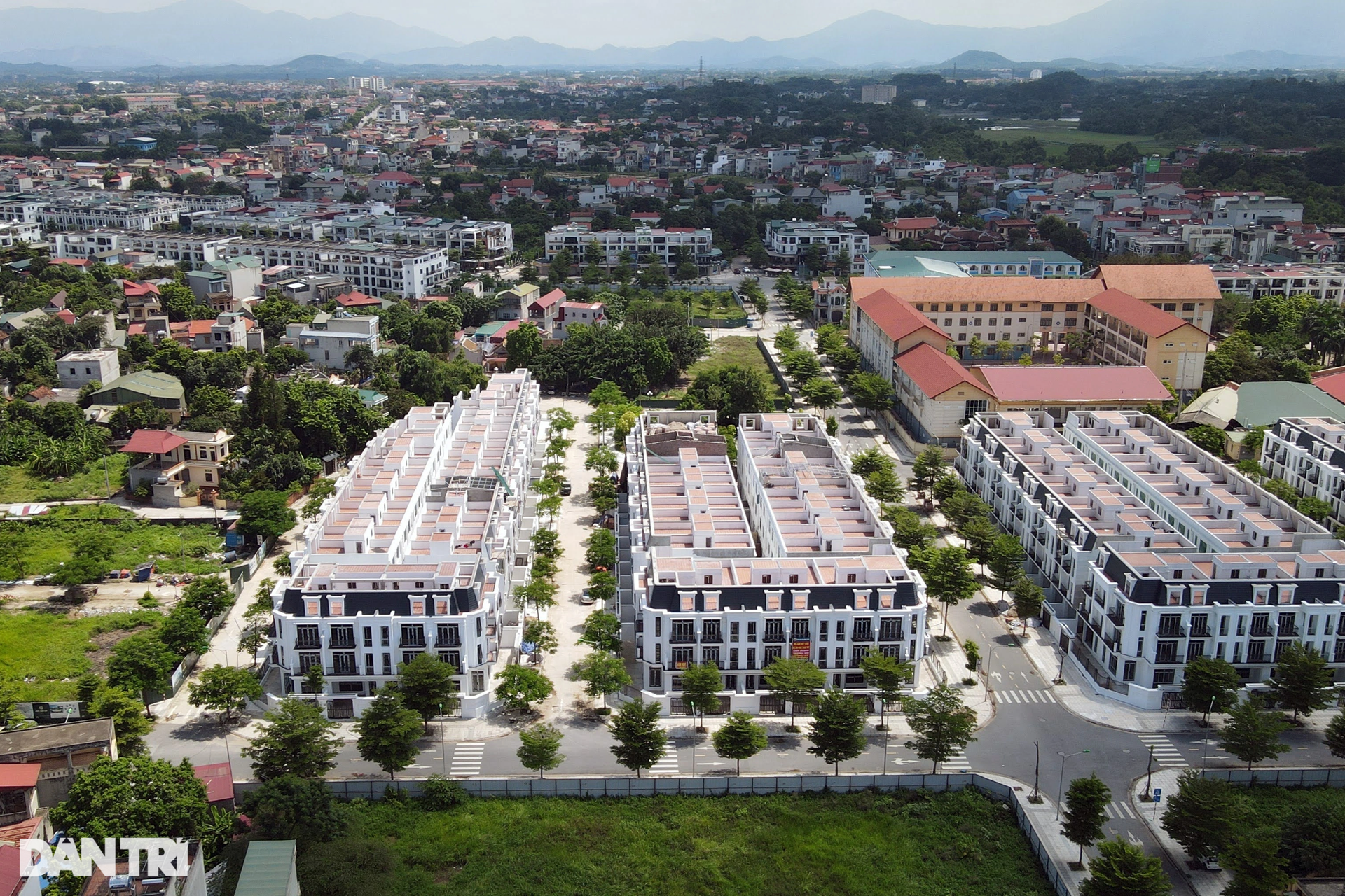 Sau hơn 10 năm triển khai, khu đô thị HUD Sơn Tây vẫn dở dang - 3 Sau hơn 10 năm triển khai, khu đô thị HUD Sơn Tây vẫn dở dang - 3