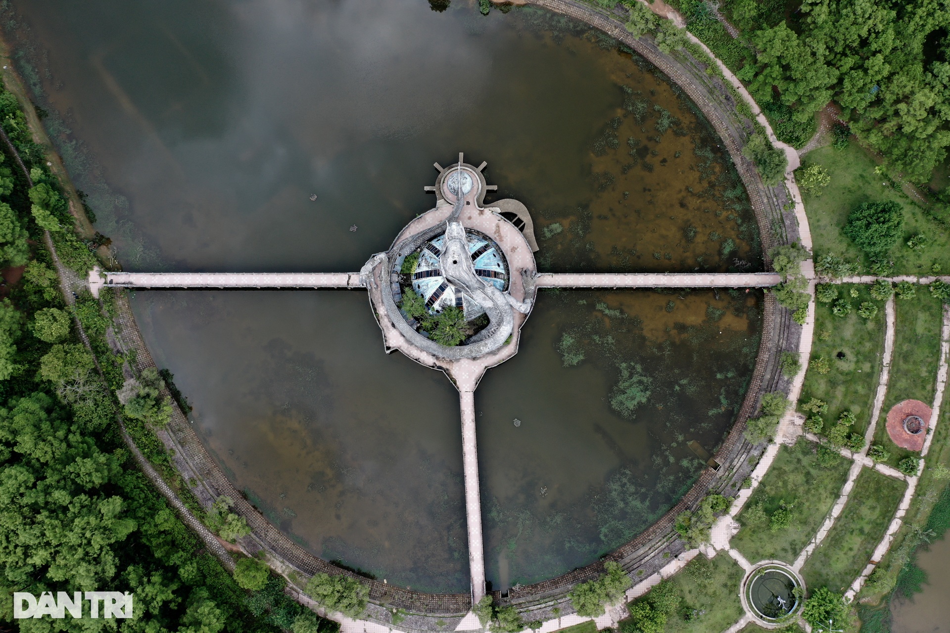 The ghostly scene in the park in Hue was published in the American newspaper - 3