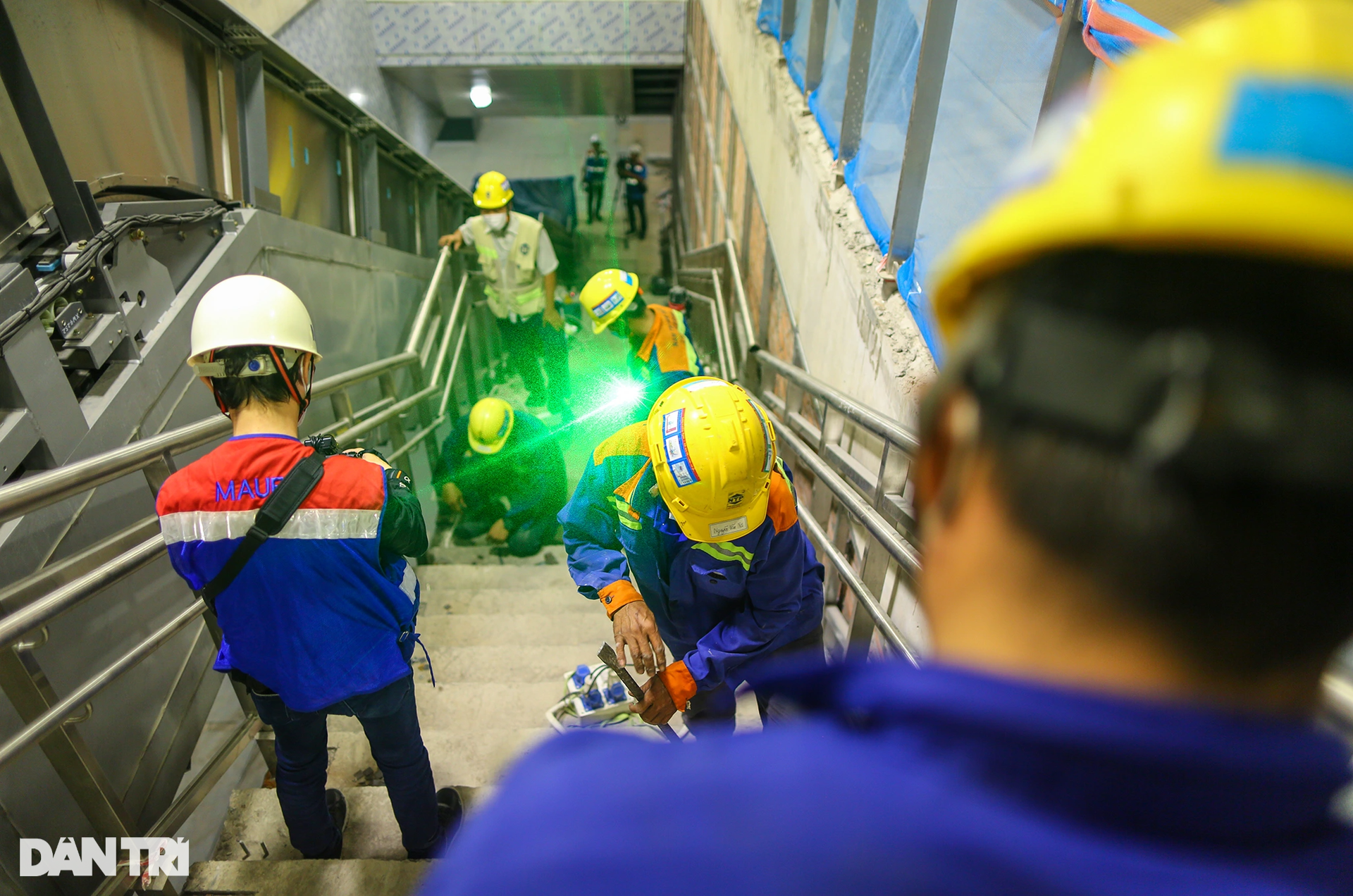 Cận cảnh nhà ga metro có mái che lớn nhất Việt Nam sắp về đích - 6 Cận cảnh nhà ga metro có mái che lớn nhất Việt Nam sắp về đích - 6