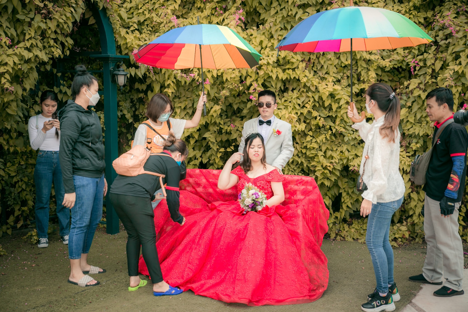 Group of friends in Saigon and dream wedding photos for people with disabilities - 6