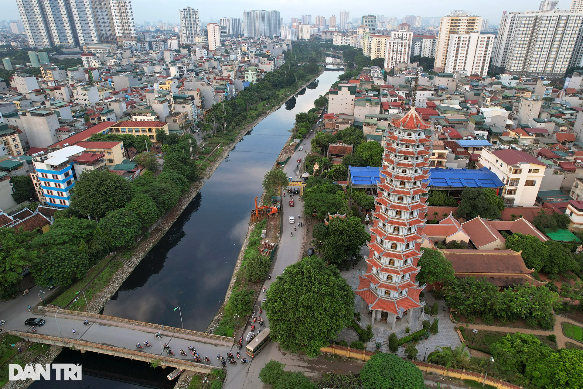 14km dòng sông chết Tô Lịch giữa lòng thành phố Hà Nội - 11